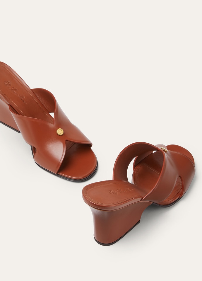 サンダル・ミュール LORO PIANA SANDALI VERA Vera Sandal Calfskin Black | Loro Piana US