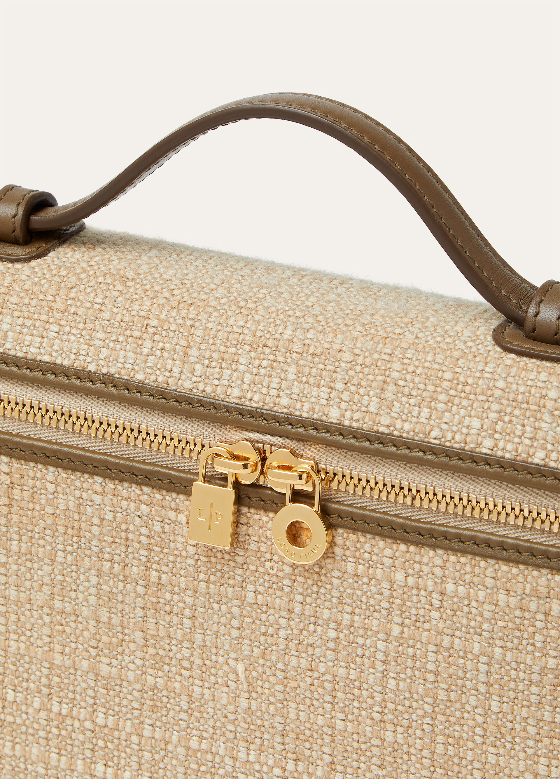 EXTRA POCKET L19 LOTUS FLOWER ROUNDED LEATHER LS