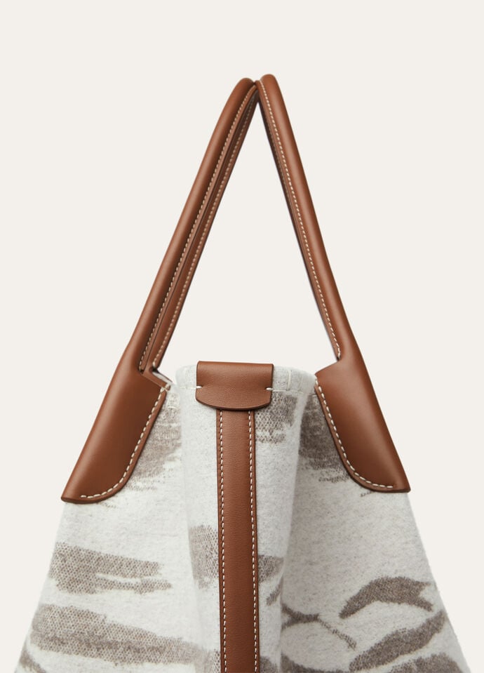 BALE HOBO EXTRA LARGE TESS JACQ WOOL VICUNA LNDSCP_FAP5214_F6WM_NR_4