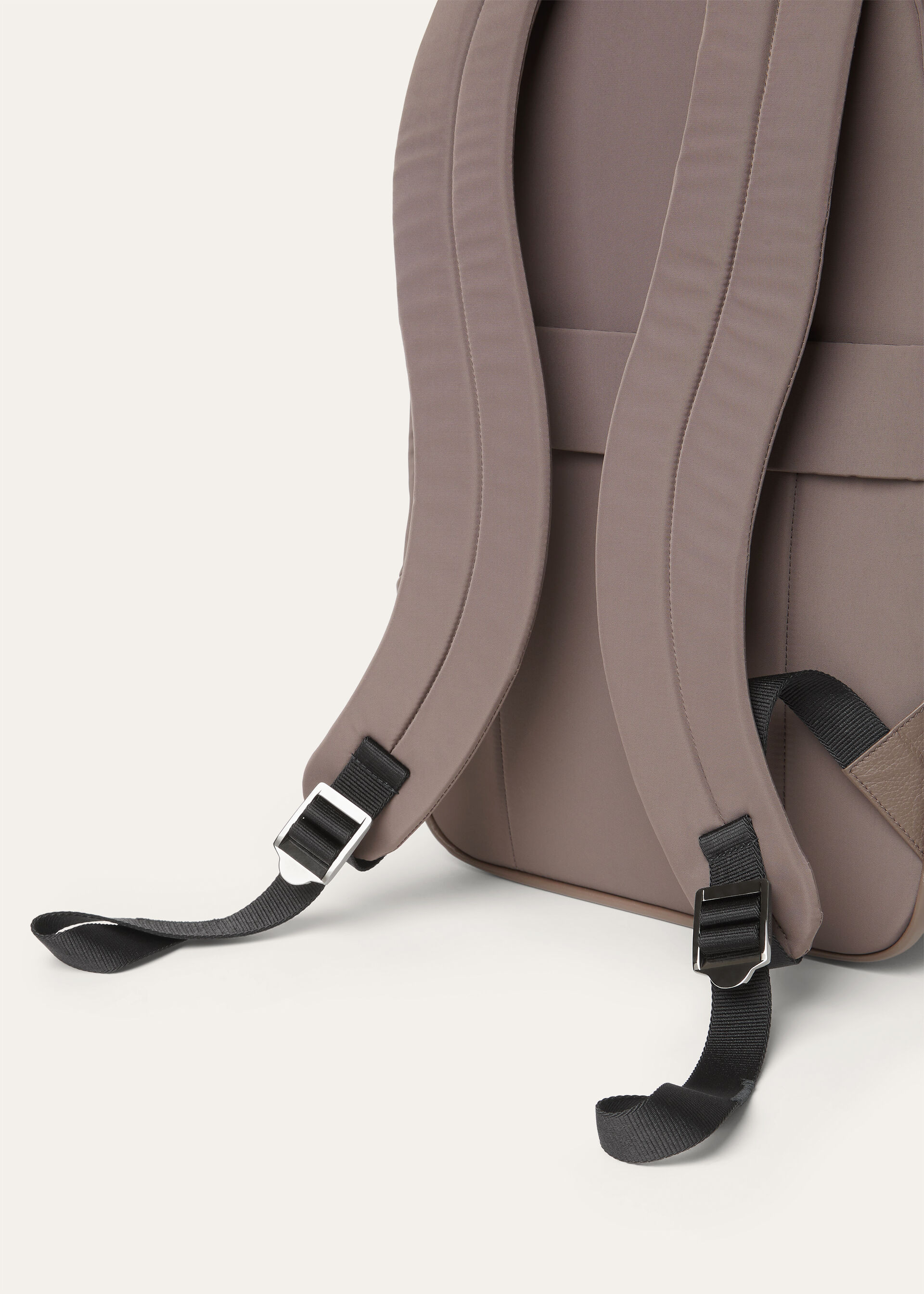 PIONEER BACKPACK MEDIUM 20K/TENDER CALF