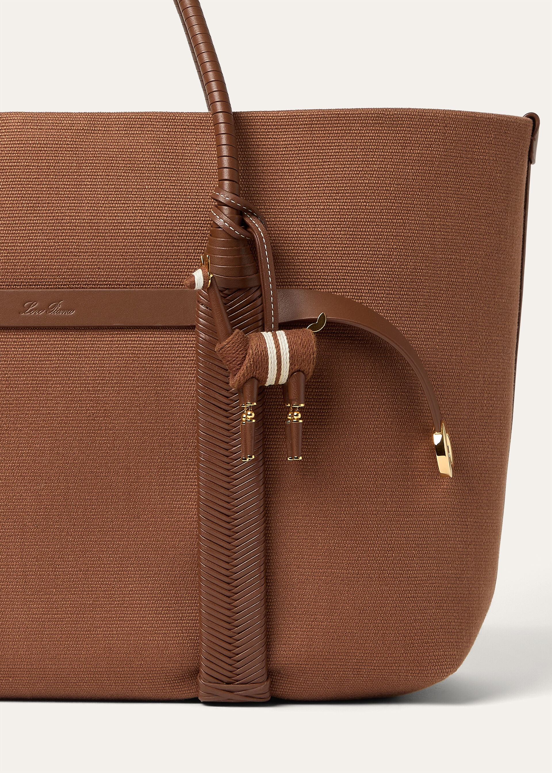 VICUNA CHARM WITH CORD ROUNDED LEATHER