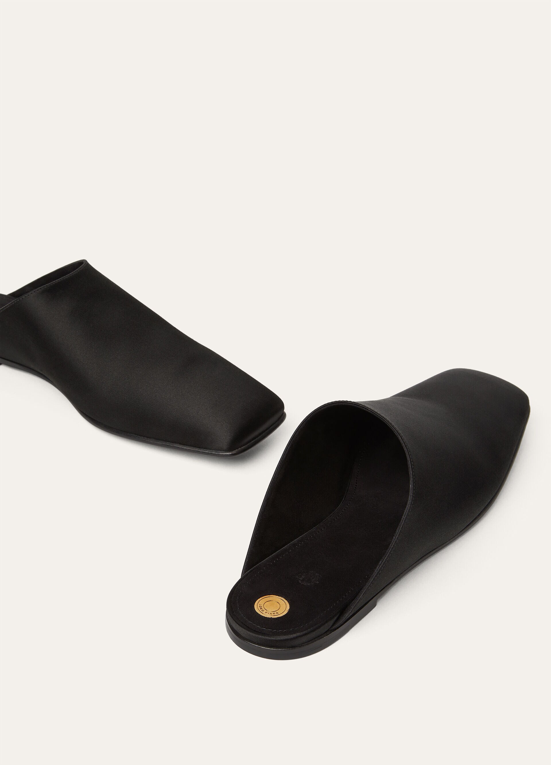 ALBA FLAT MULE SATIN AF