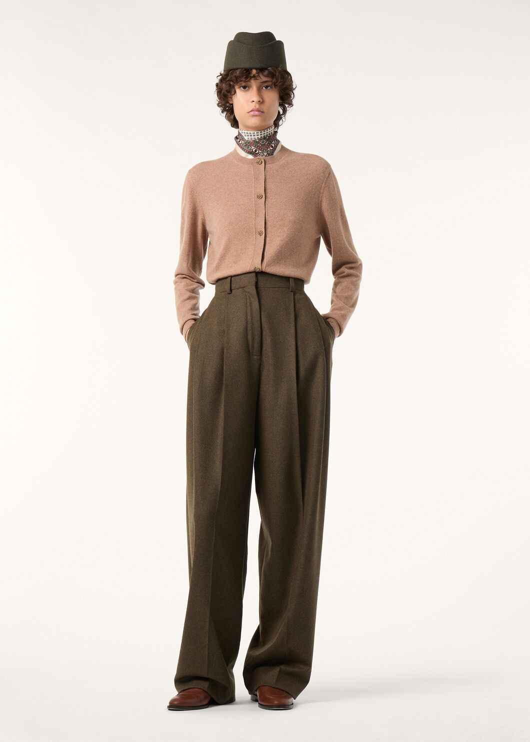 CLASSIC BABY CASH  CREWNECK CARDIGAN SWEATER GG 12