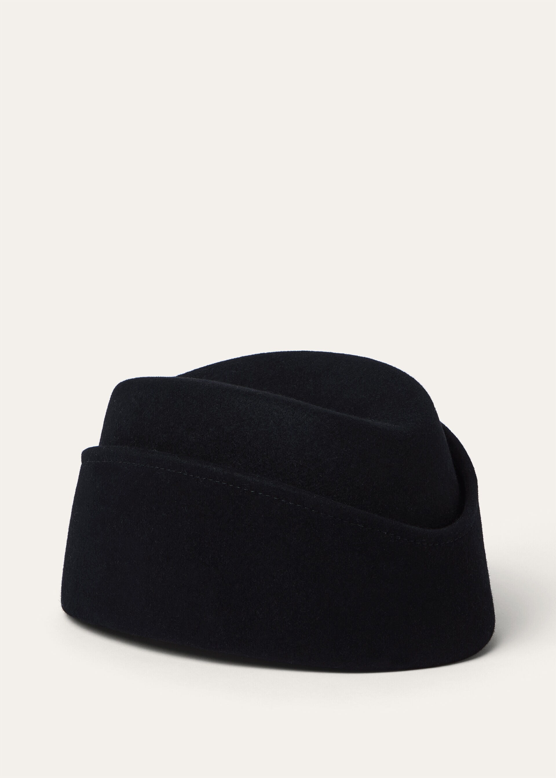 ANGIE HAT MY FELT