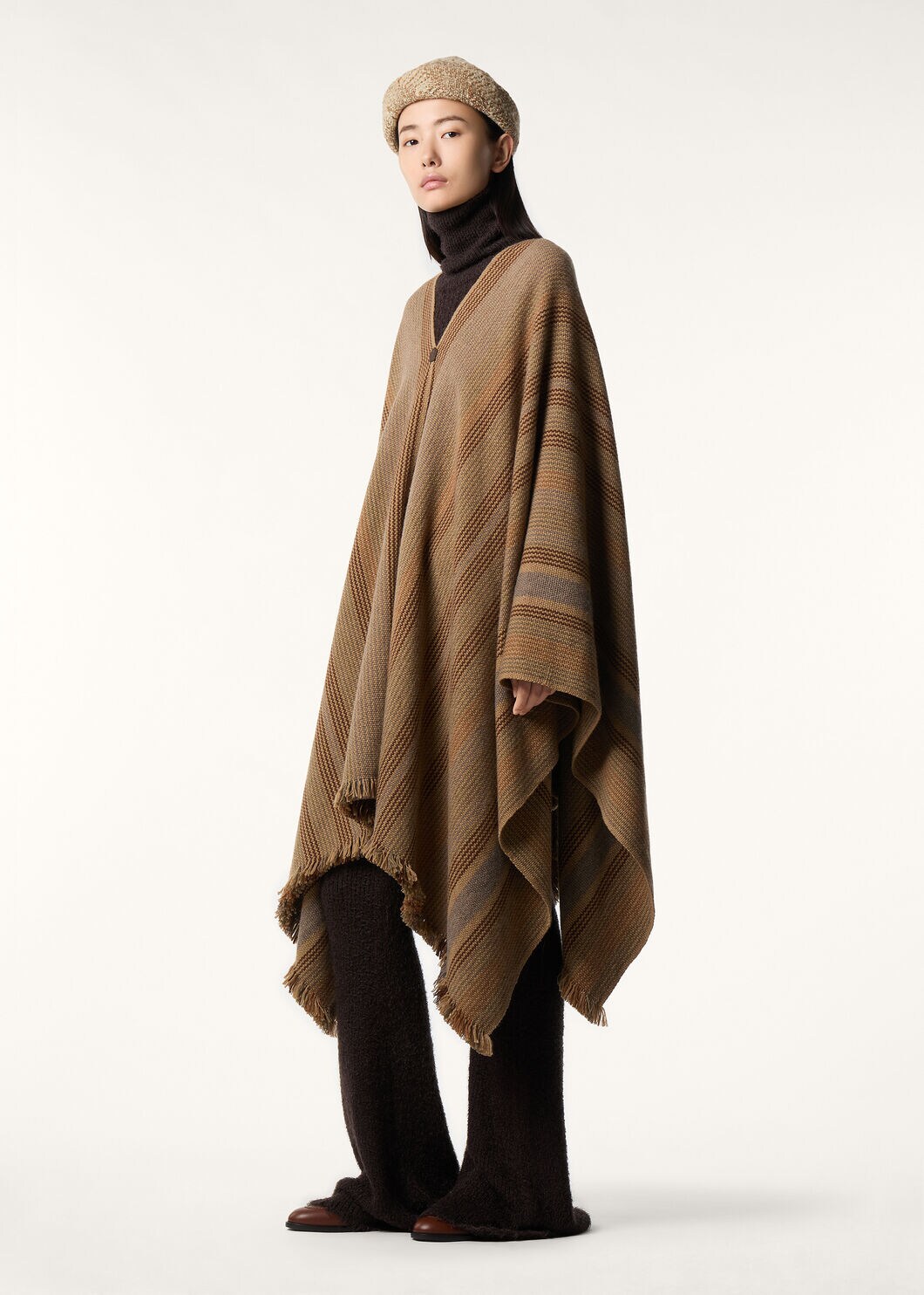 LINA PONCHO SKYE TRACE CASH