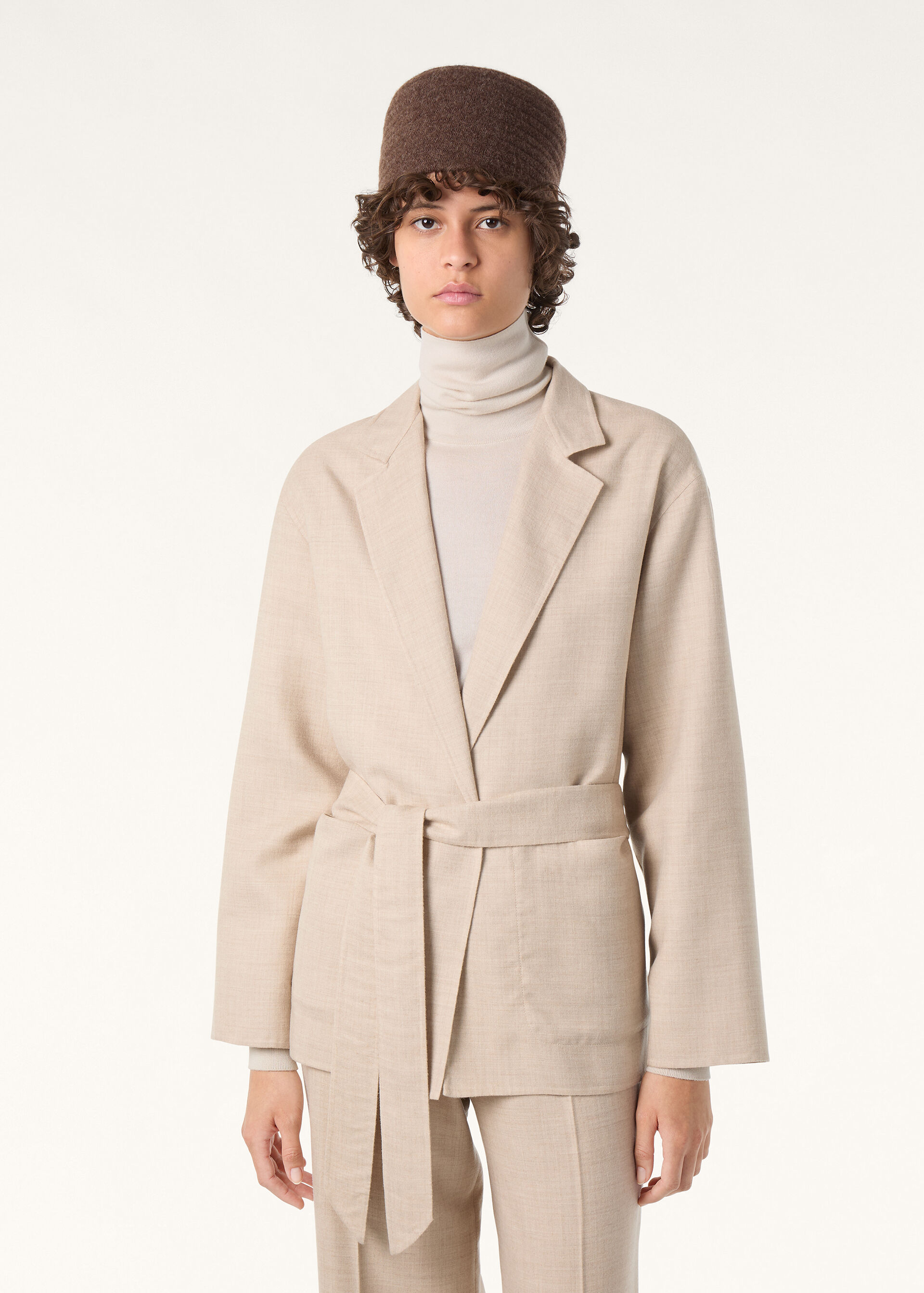 ARDIN CABAN ROYAL LIGHTNESS