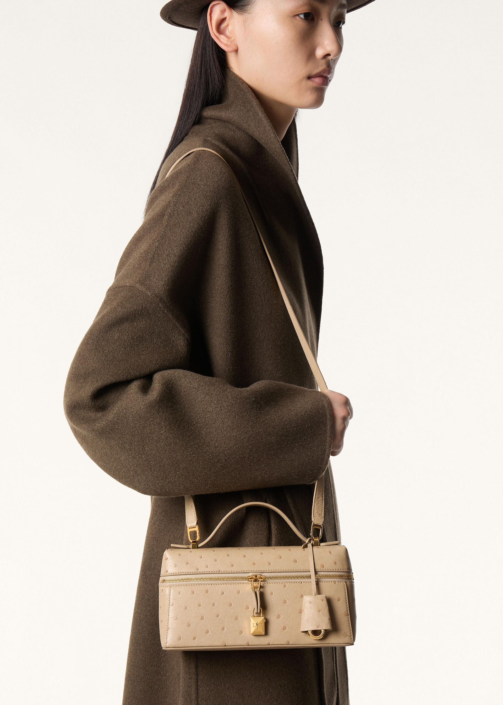 EXTRA BAG L23 OSTRICH SADDLE FINISH