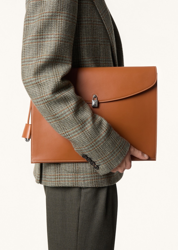 GUARDAROBA DOCUMENT HOLDER SADDLE LEATHER_FAQ2239_L0C1_NR_1