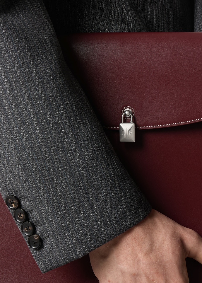 GUARDAROBA DOCUMENT HOLDER SADDLE LEATHER_FAQ2239_Q0B9_NR_1