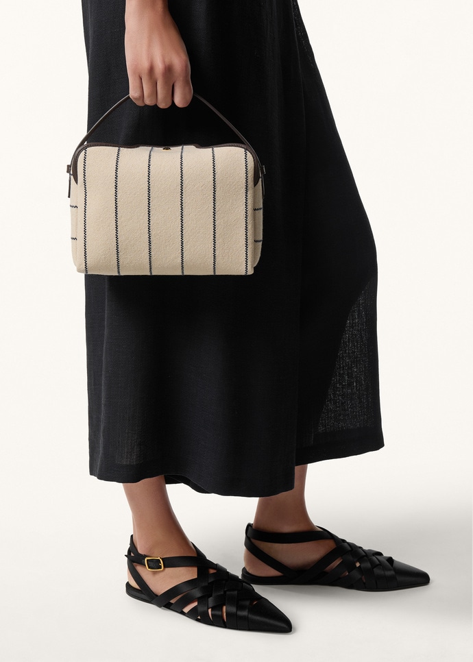 LP TRAVEL POUCH STRIPED CANVAS/ROUNDED LEATHER_FAQ2423_B5O2_NR_2