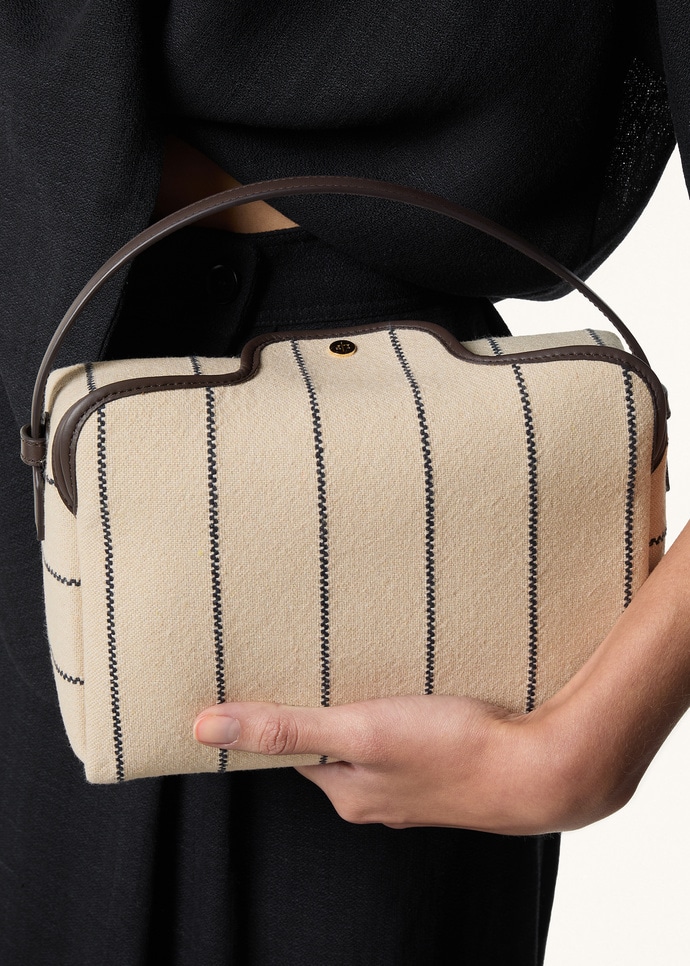 LP TRAVEL POUCH STRIPED CANVAS/ROUNDED LEATHER_FAQ2423_B5O2_NR_1