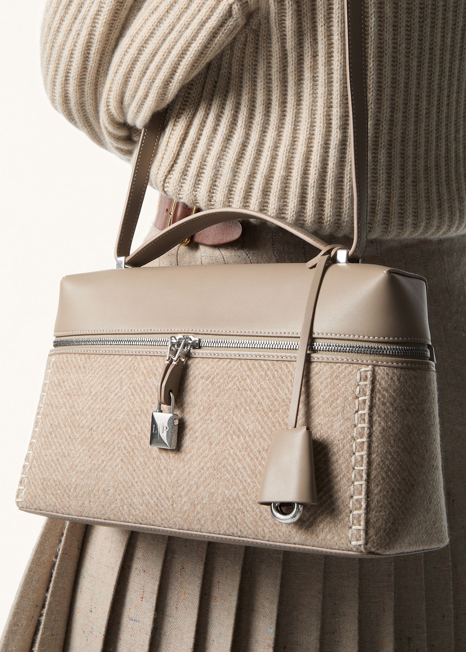 EXTRA BAG L27 PECORA NERA CHEVRON GLLCH CHRM/RNDD