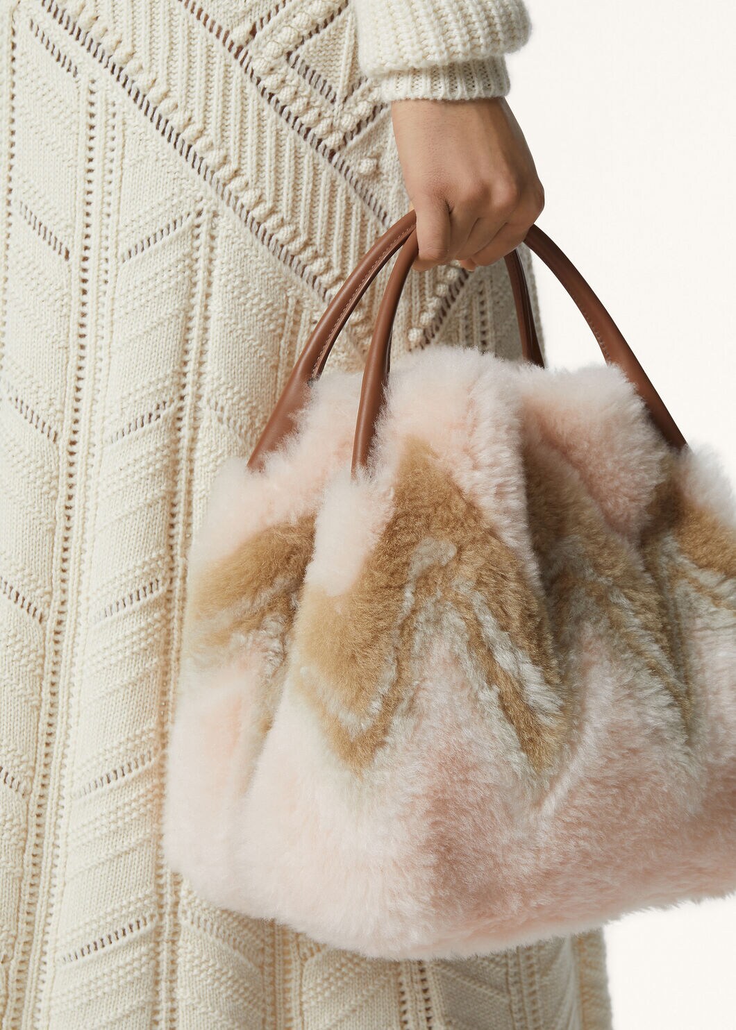 BALE LARGE INTARSIA SHADED PEAKS/RND LTH