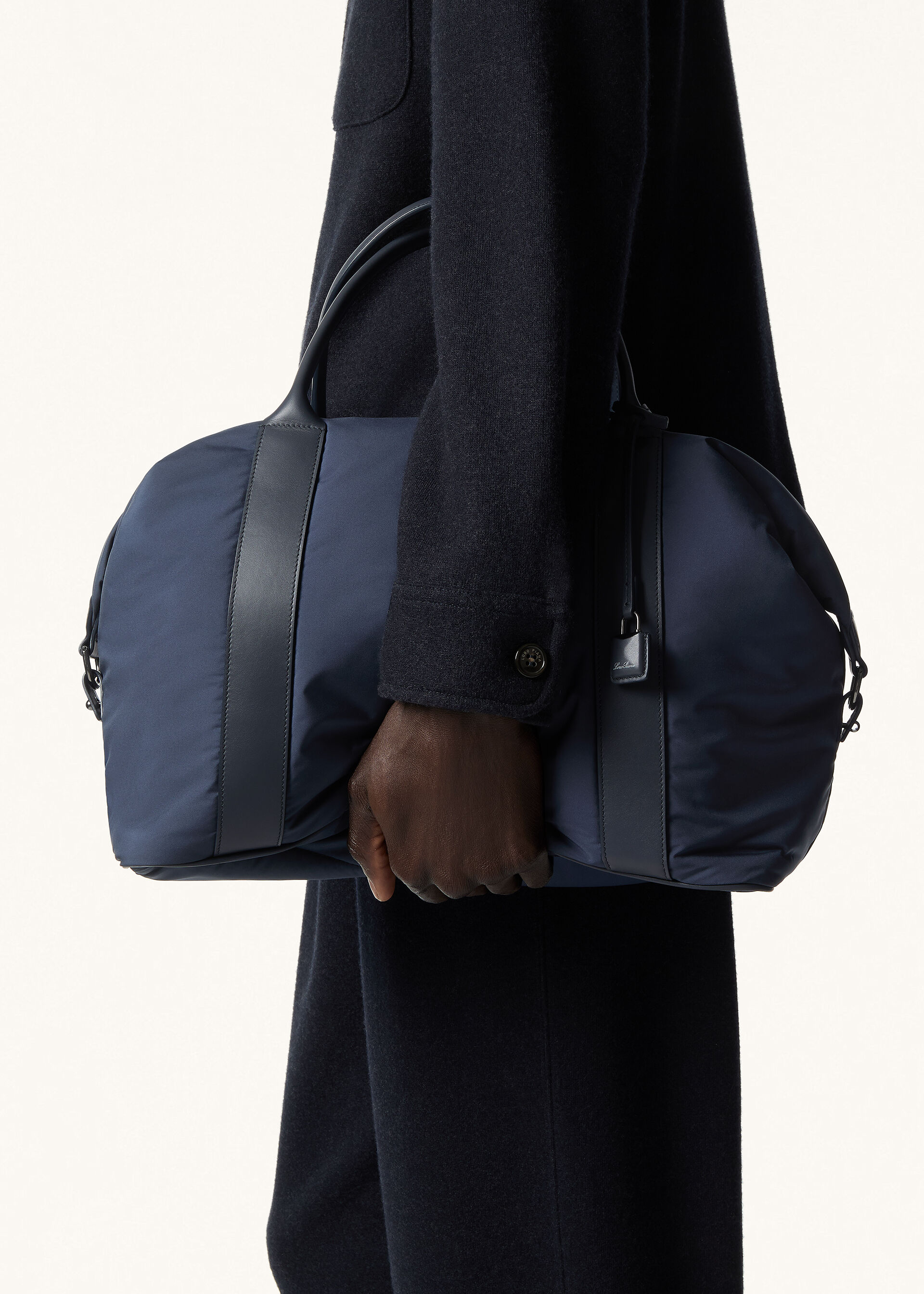 WIND DUFFLE MEDIUM WIND/ROUNDED LEATHER
