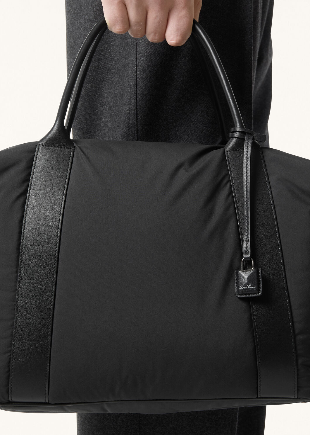 WIND DUFFLE MEDIUM WIND/ROUNDED LEATHER