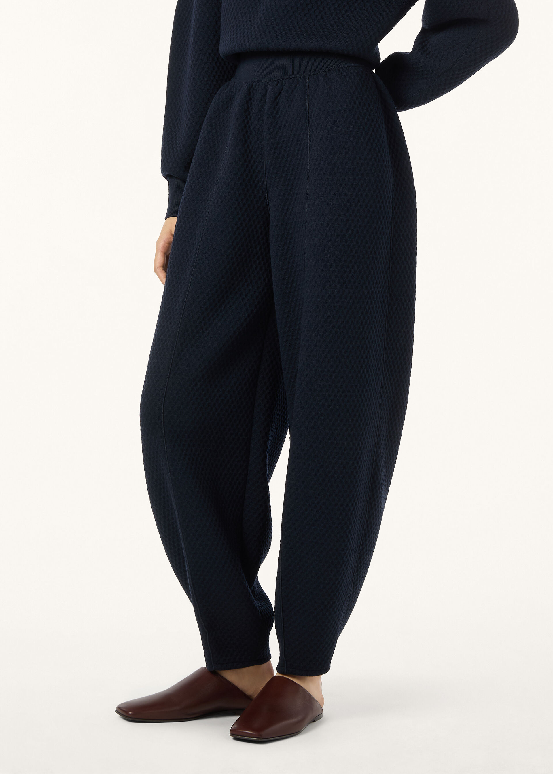 QUILTED ROYAL LIGHTNESS TROUSERS WOOL SILK GG 14