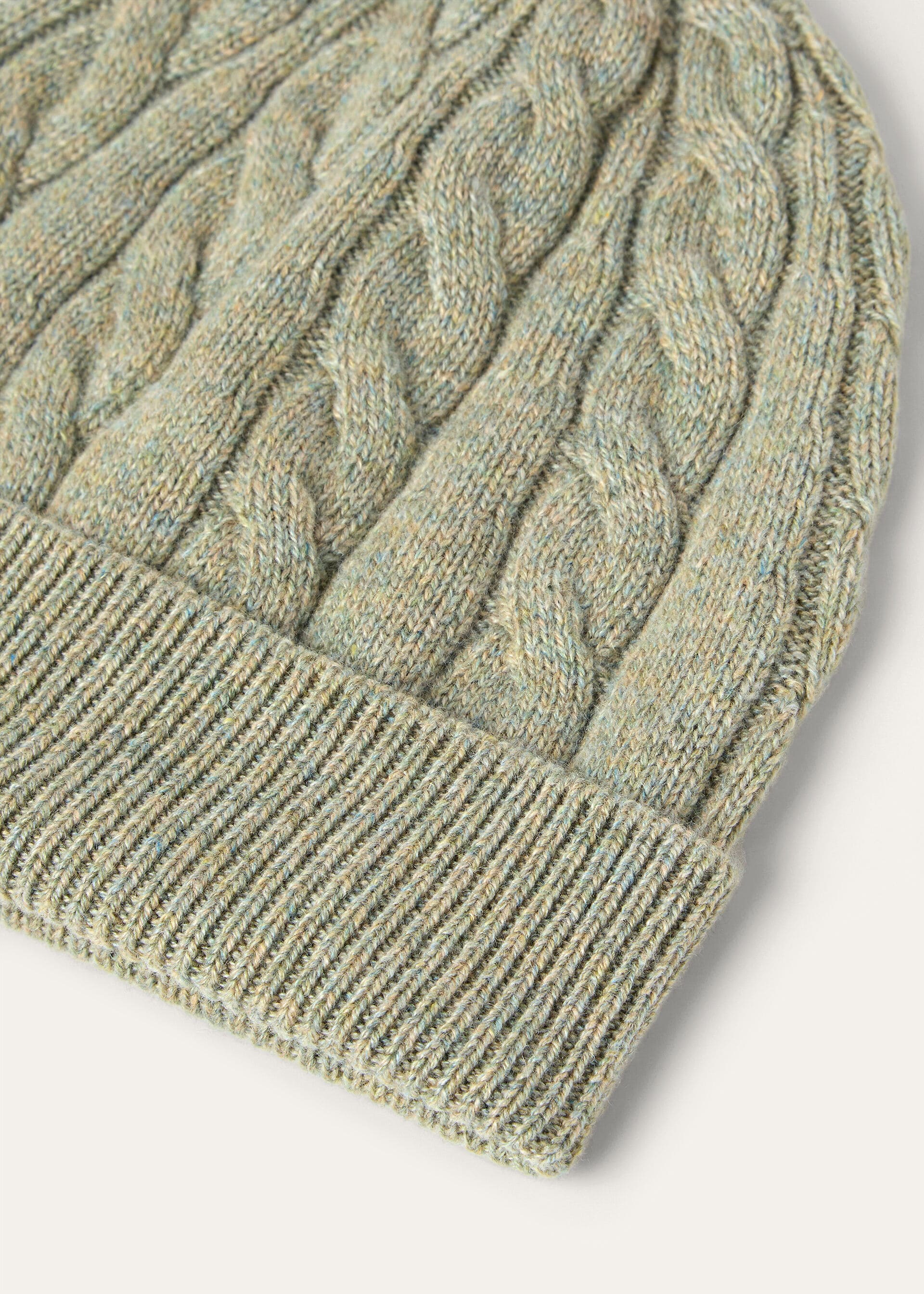 CEDAR BEANIE CASH GG 8