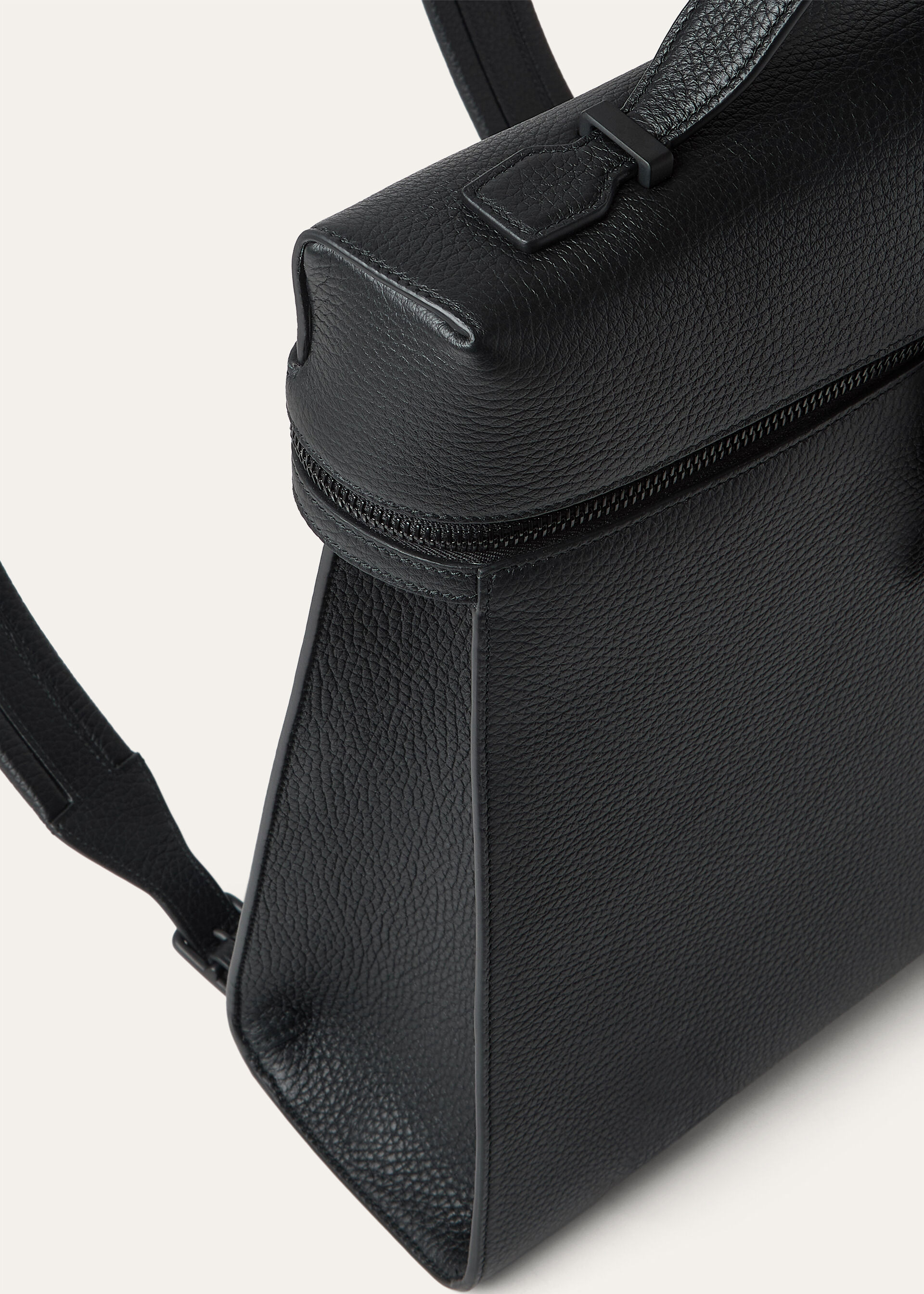 EXTRA BACKPACK L30 SOFT GRAIN LEATHER