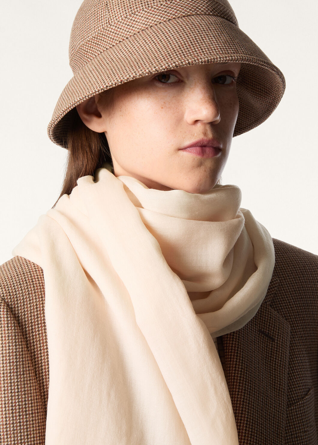 UNIQUE MAXI STOLE CASH