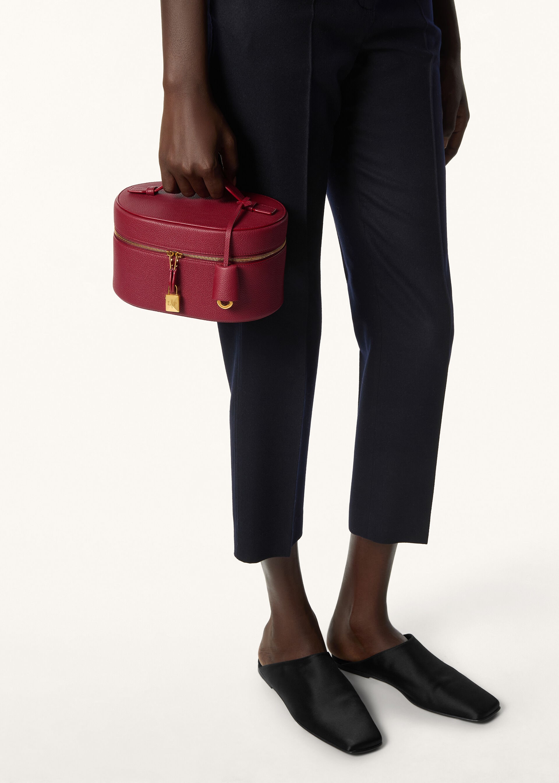 EXTRA VANITY CASE FINE GRAINED LEATHER