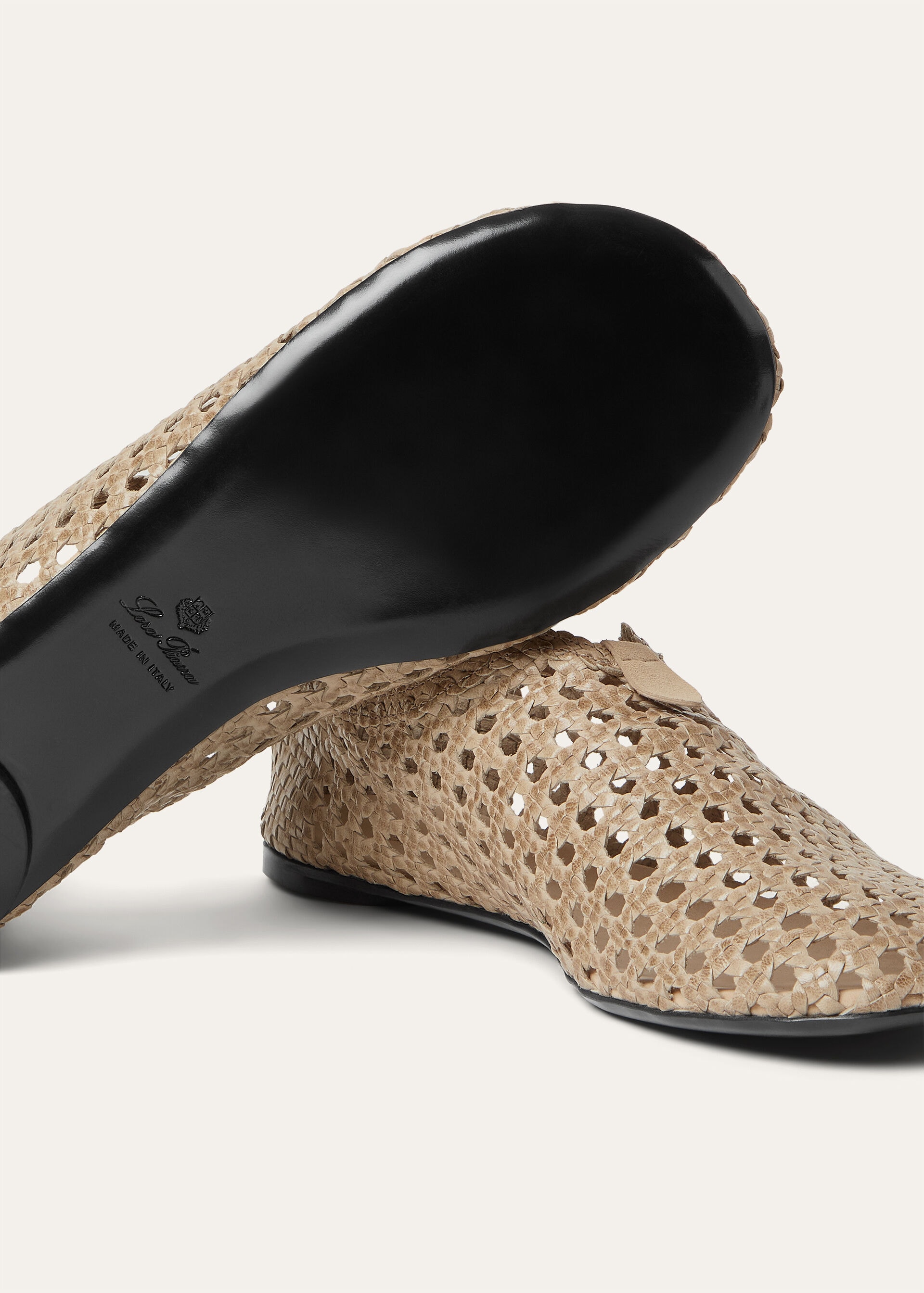 FLOATY FLAT WOVEN GOAT LEATHER