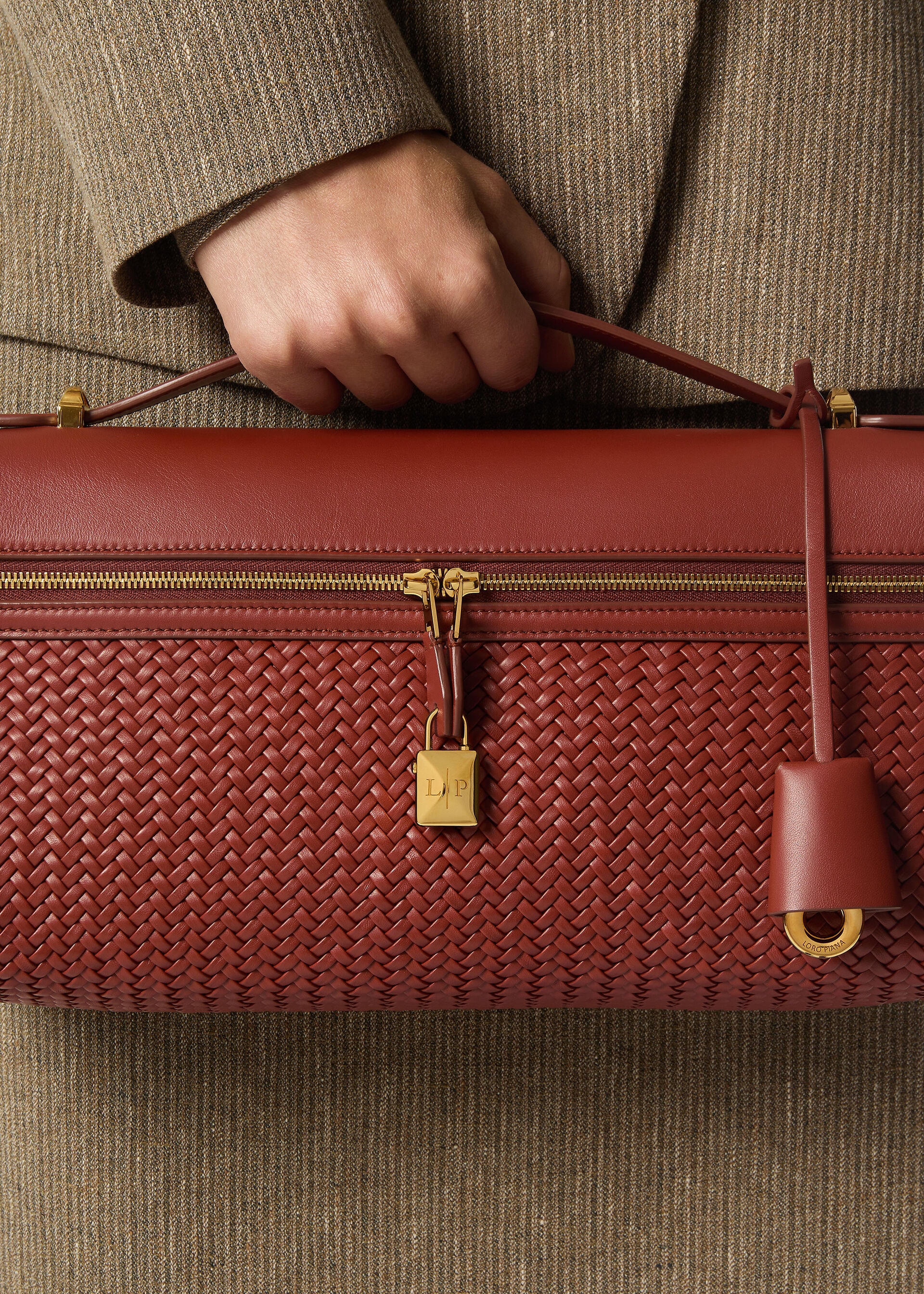 EXTRA SOFTY BAG L33 BRAIDED ROUNDED LEATHER