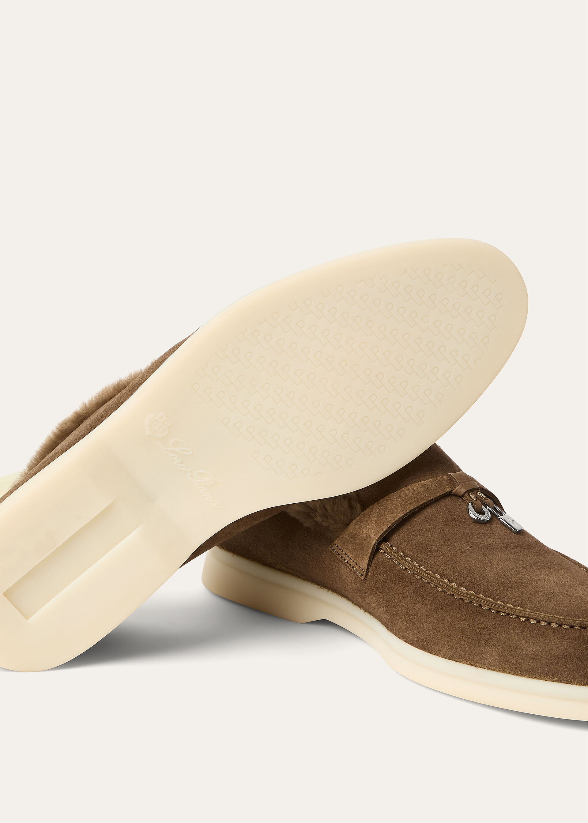 SUMMER CHARMS WALK SUEDE FUR