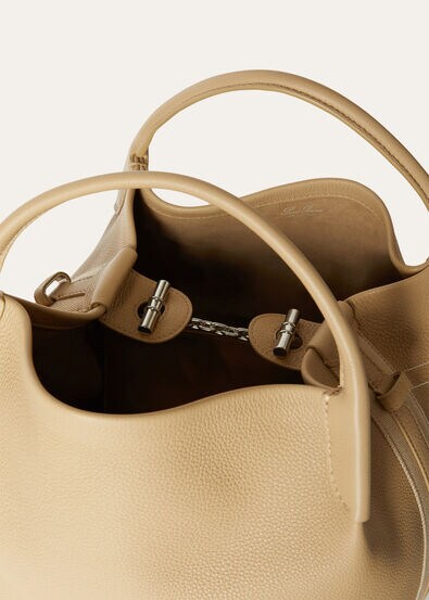 BALE LARGE FINE GRAINED LEATHER