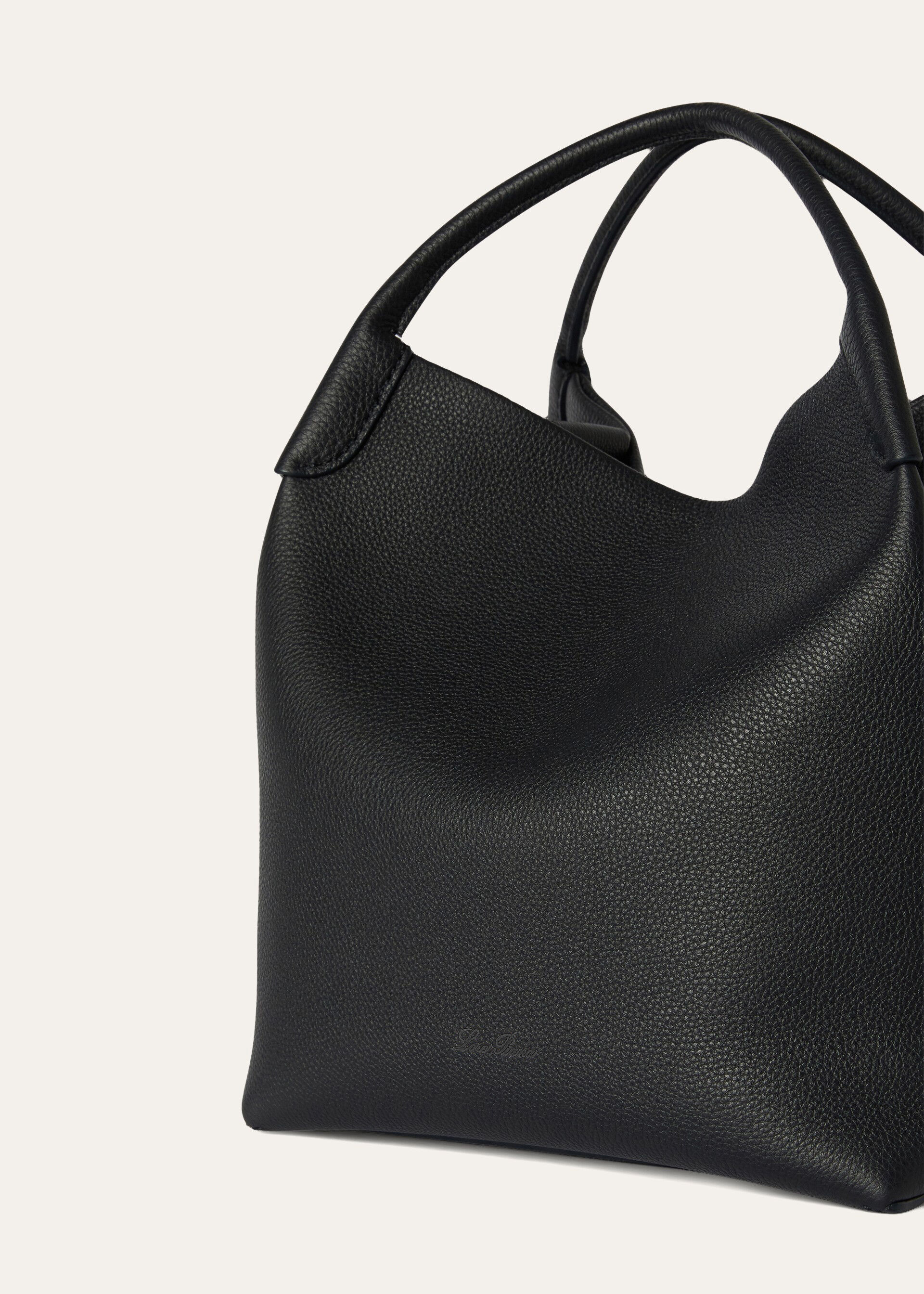 BALE LARGE FINE GRAINED LEATHER