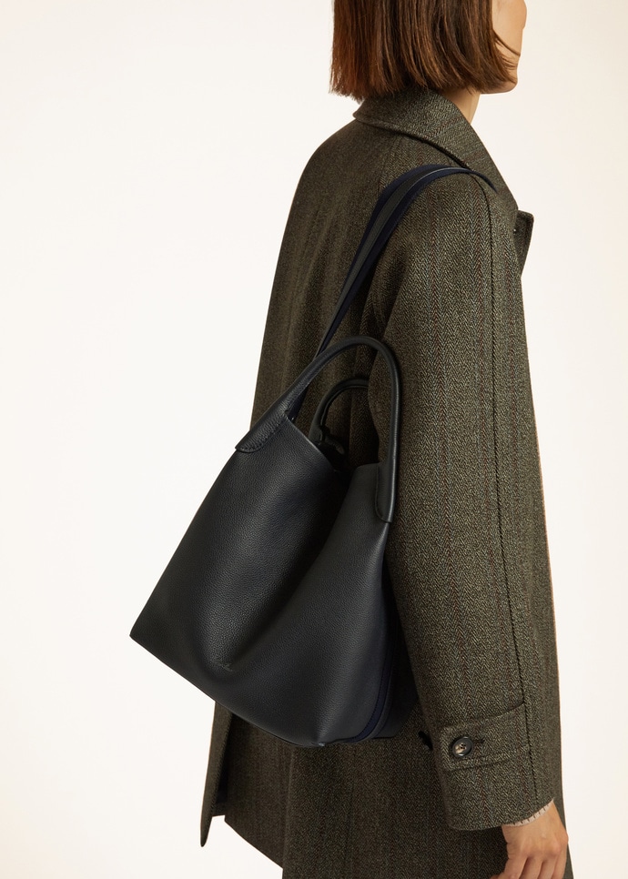 BALE LARGE FINE GRAINED LEATHER_FAN4646_W1B3_NR_1