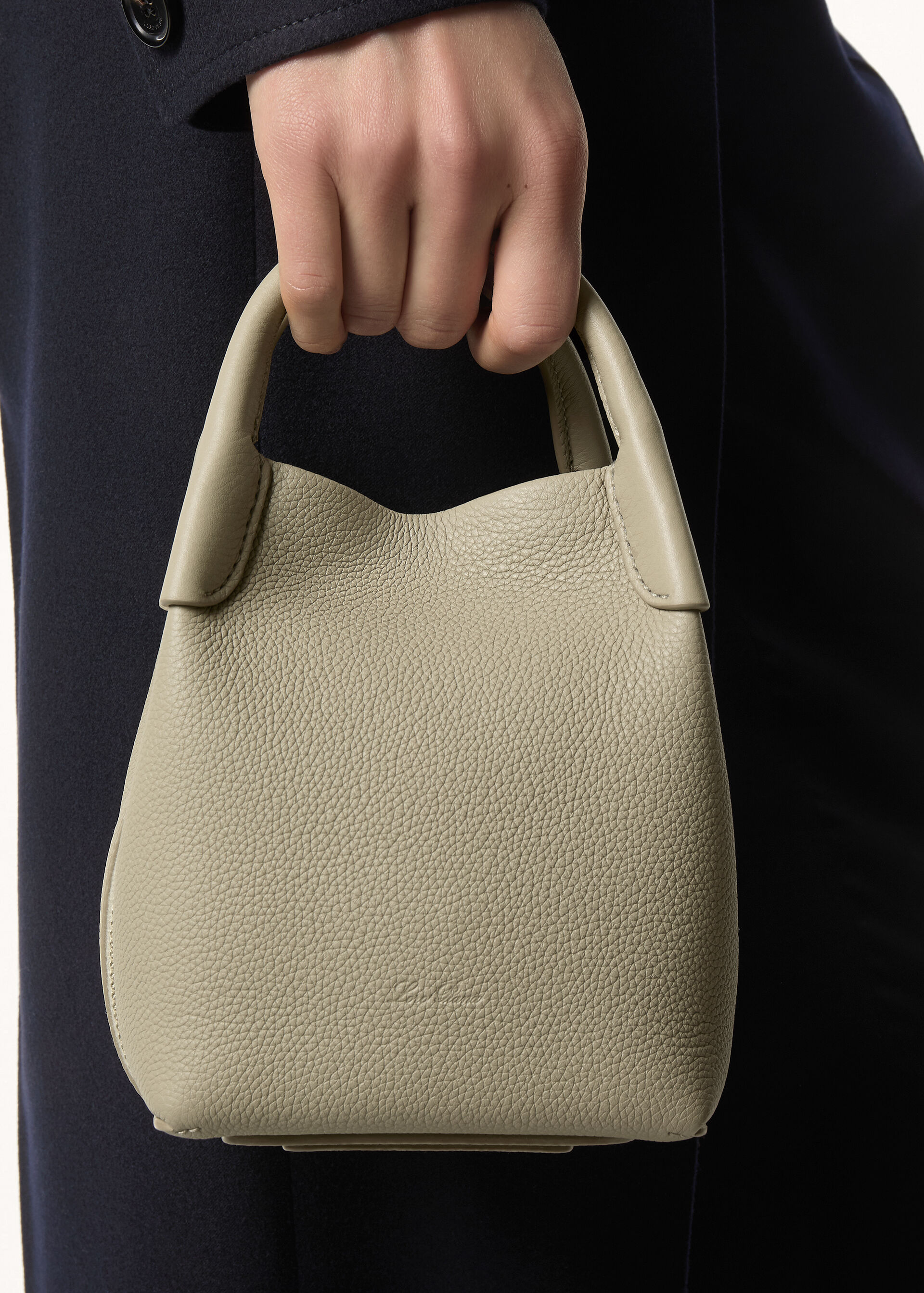 BALE MICRO FINE GRAINED LEATHER