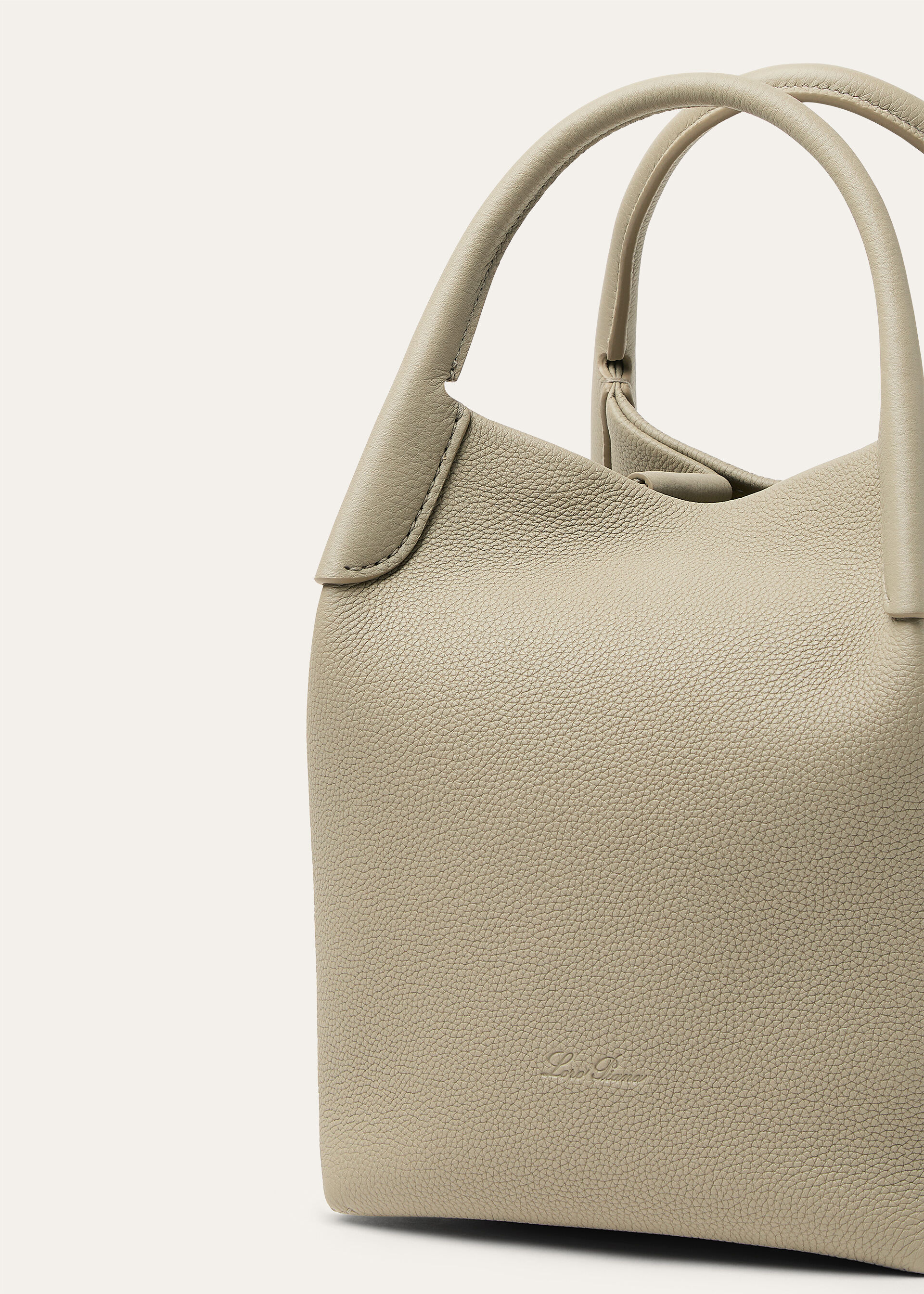 BALE SMALL FINE GRAINED LEATHER
