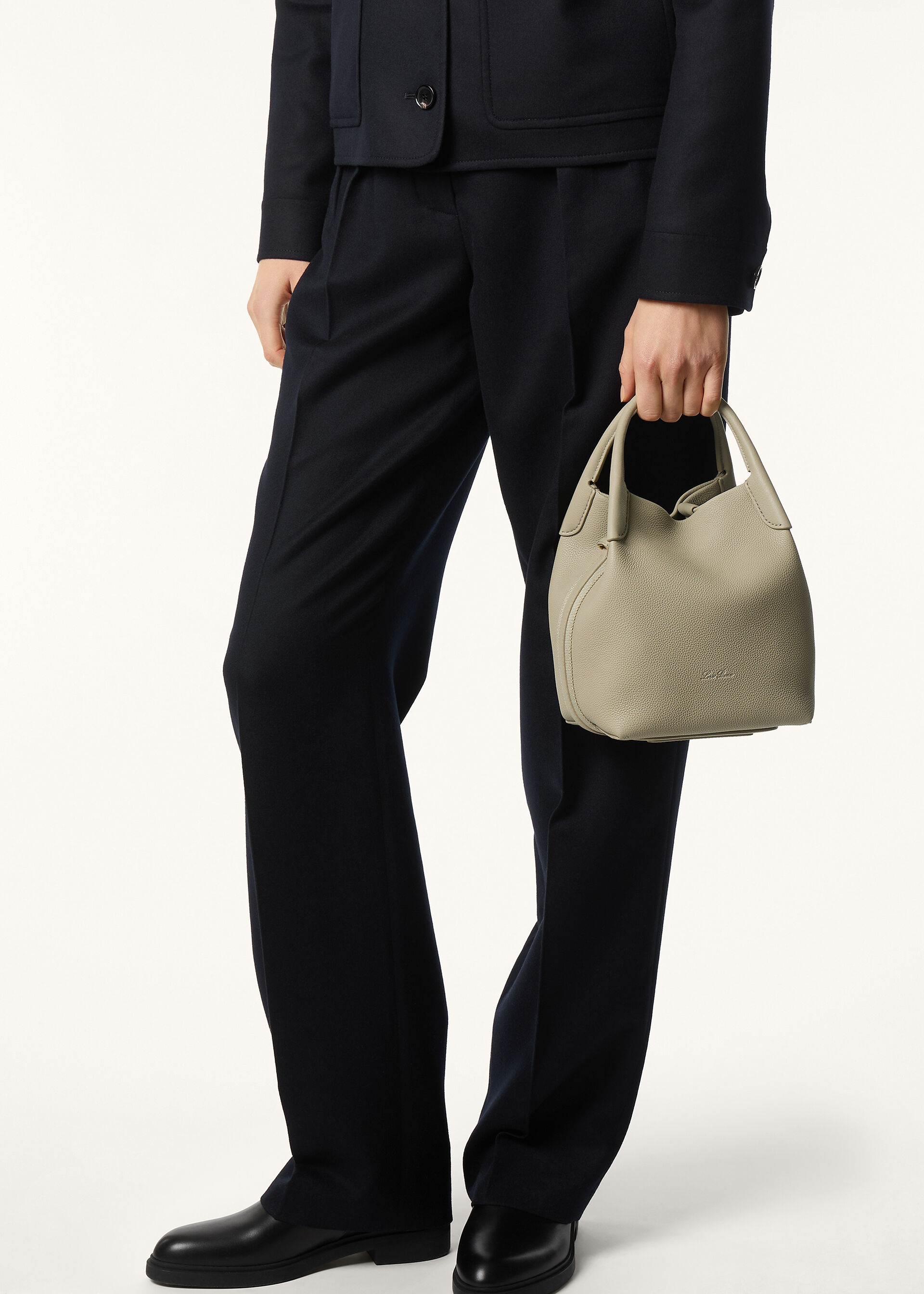 BALE SMALL FINE GRAINED LEATHER
