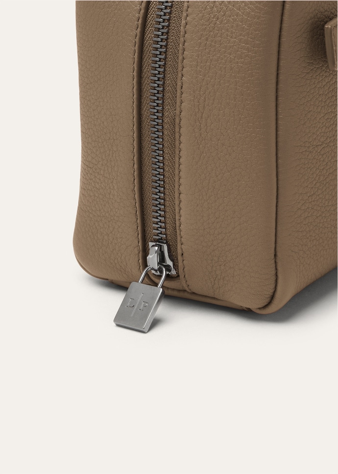 EXTRA TRAVEL POUCH MEDIUM TENDER CALF_FAO3204_D0QL_NR_3