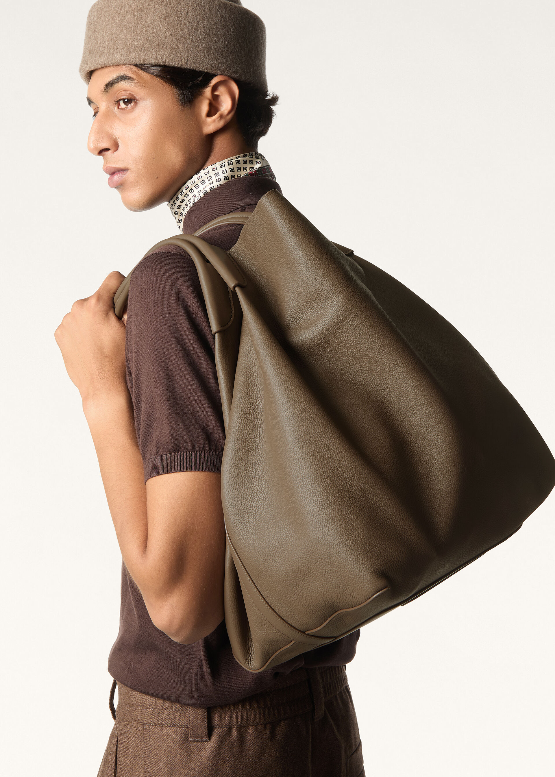 BALE HOBO EXTRA LARGE TENDER CALF