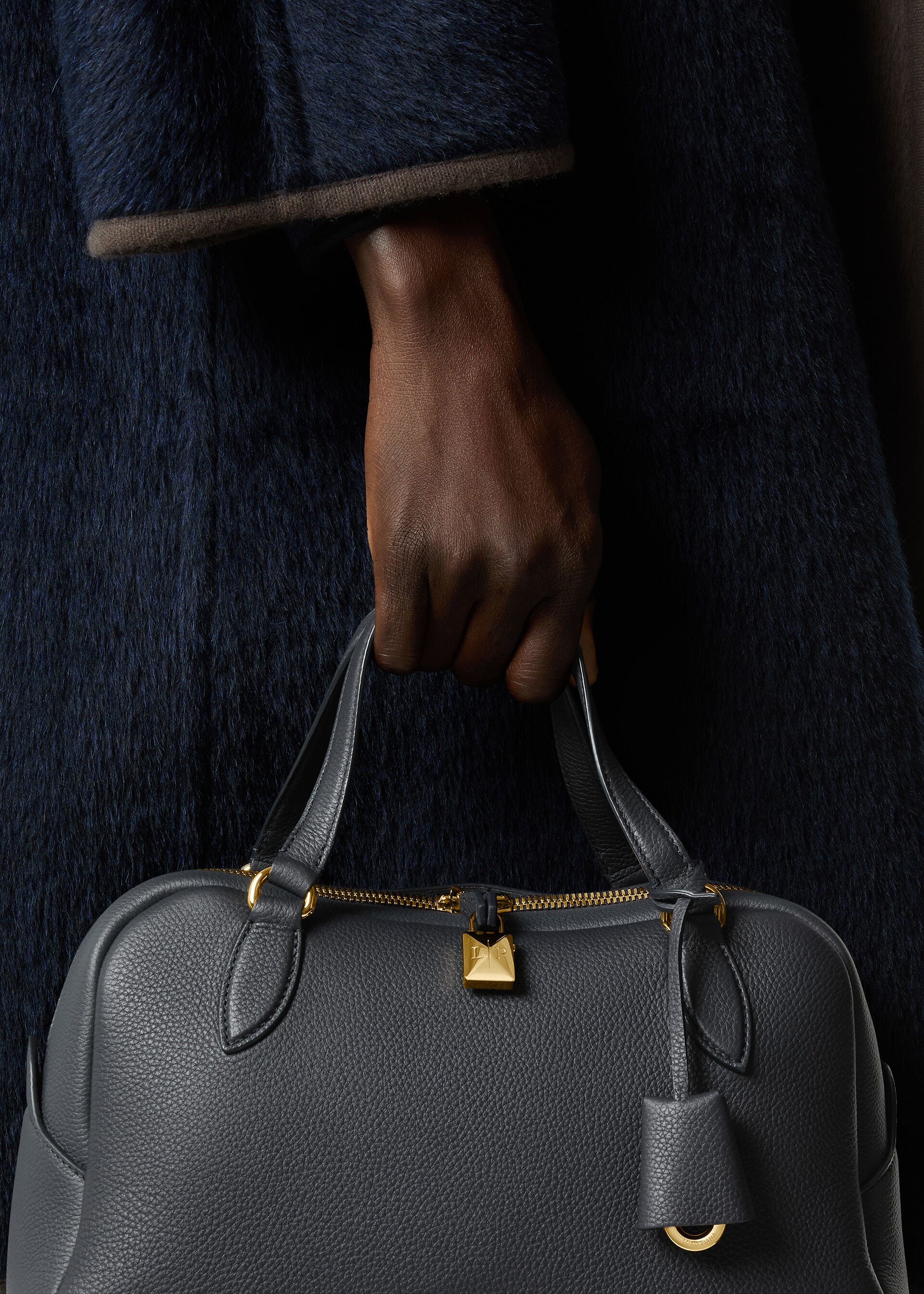 NEEDLE SMALL FINE GRAINED LEATHER