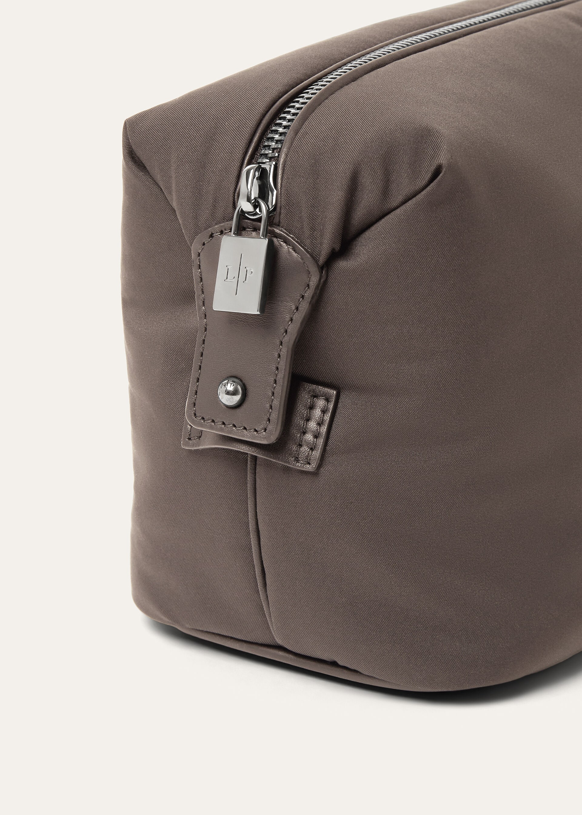 WIND POUCH WIND/ROUNDED LEATHER