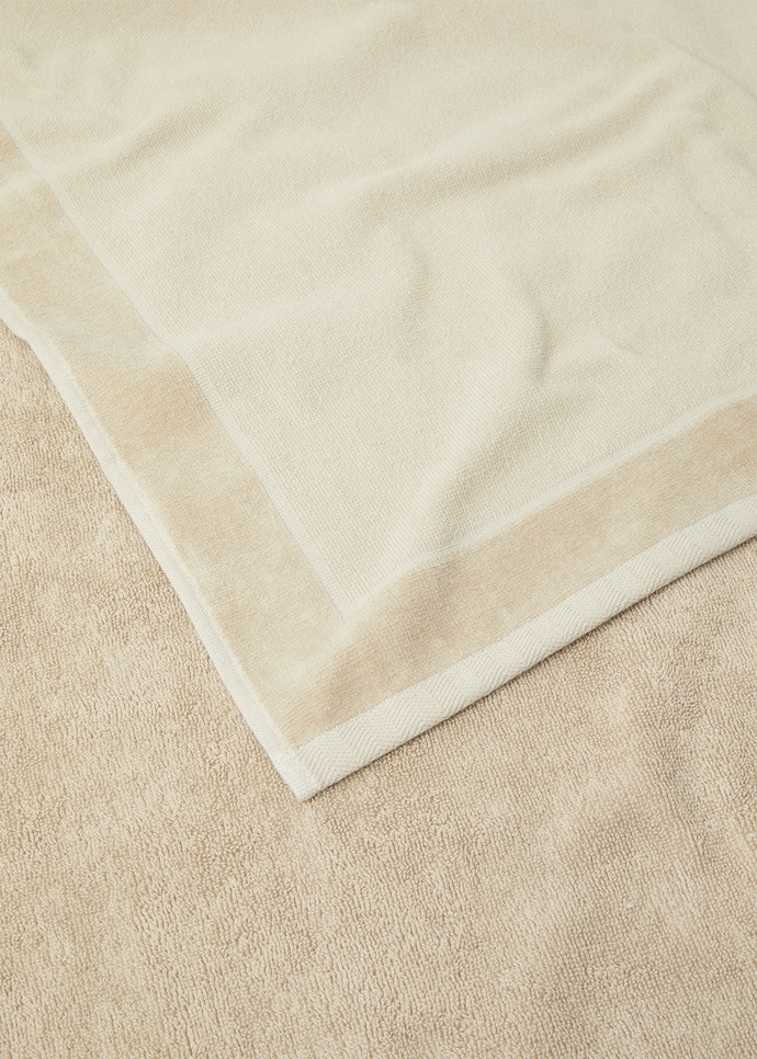 BATH TOWEL CREST COTTON_FAP6550_D0UG_NR_3