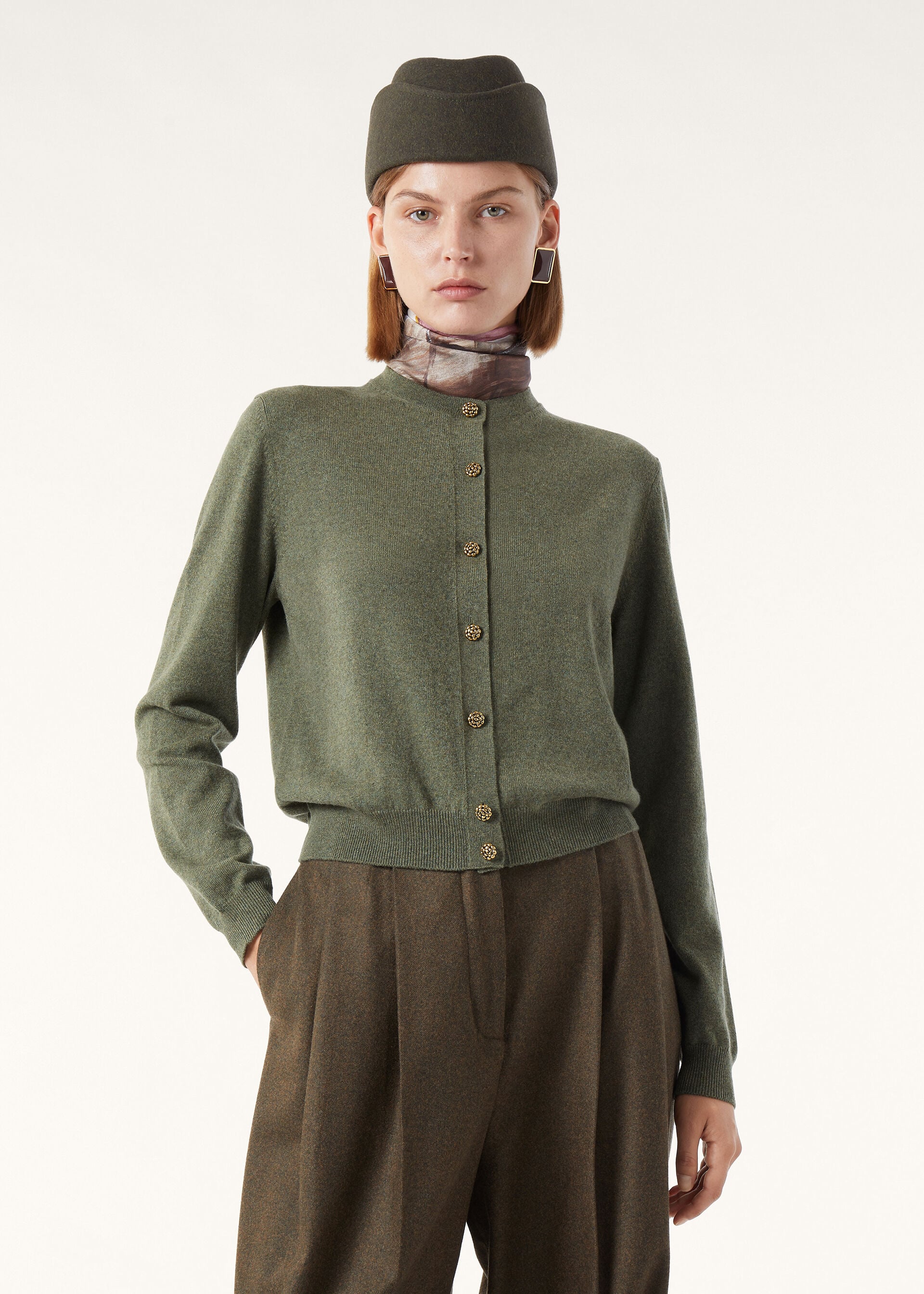 CLASSIC BABY CASH  CREWNECK CARDIGAN SWEATER GG 12