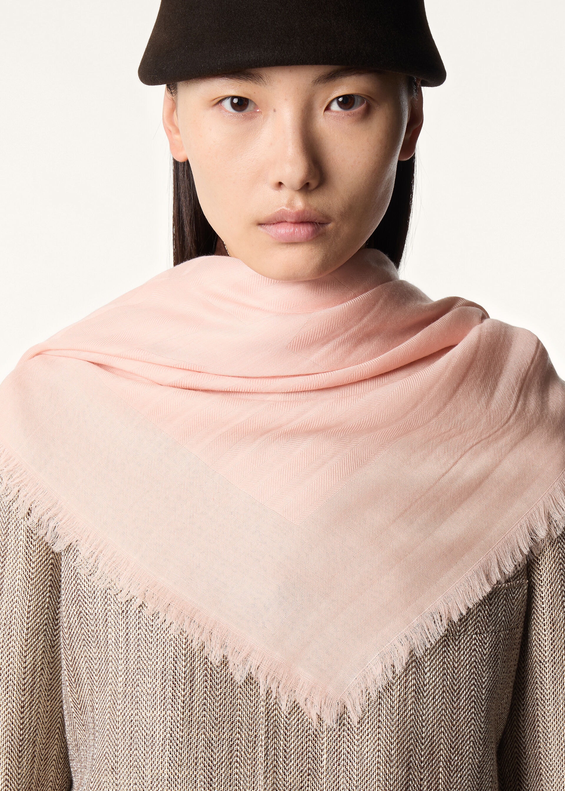 CREST JACQUARD SHAWL 120 CASH
