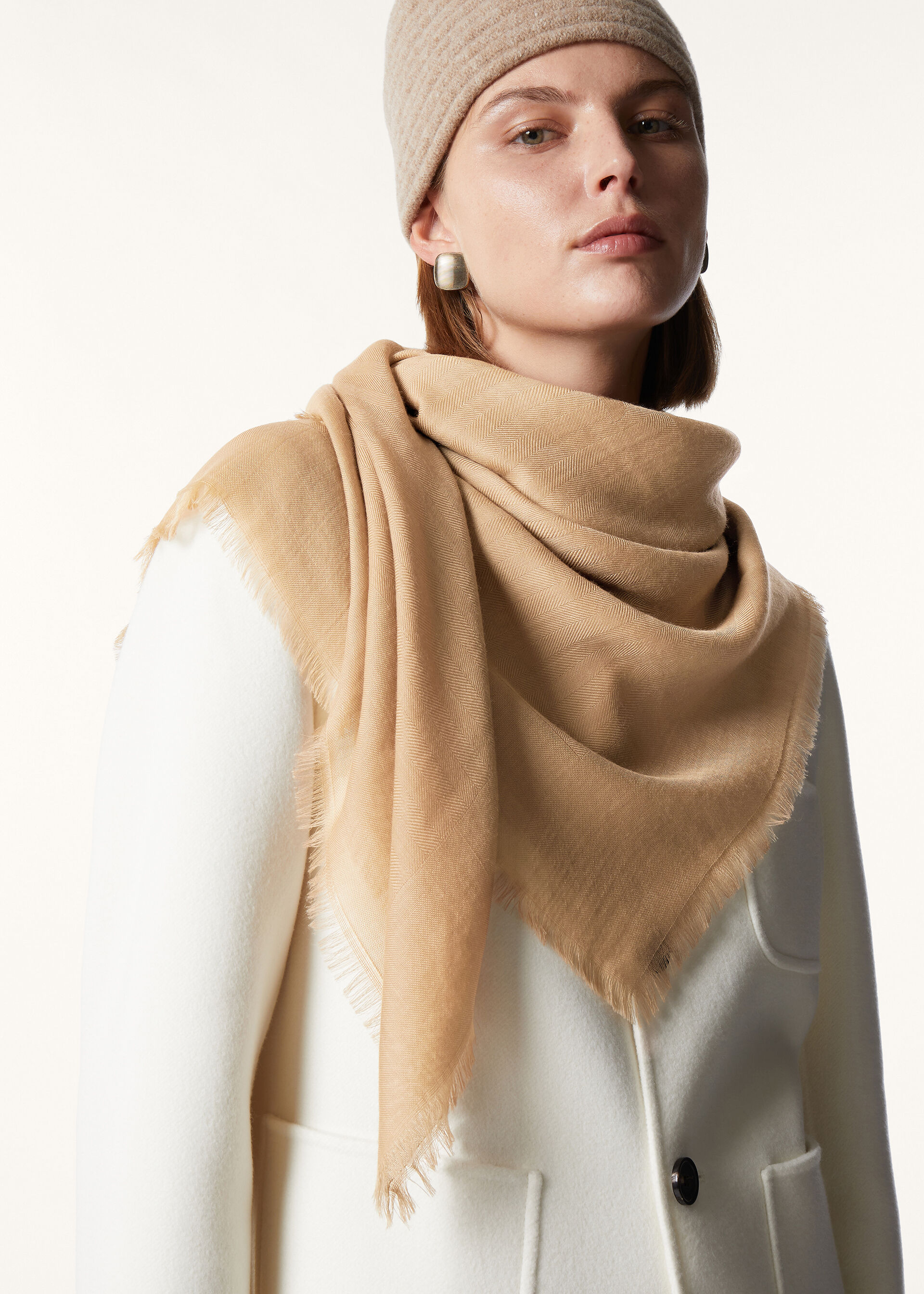 CREST JACQUARD SHAWL 120 CASH
