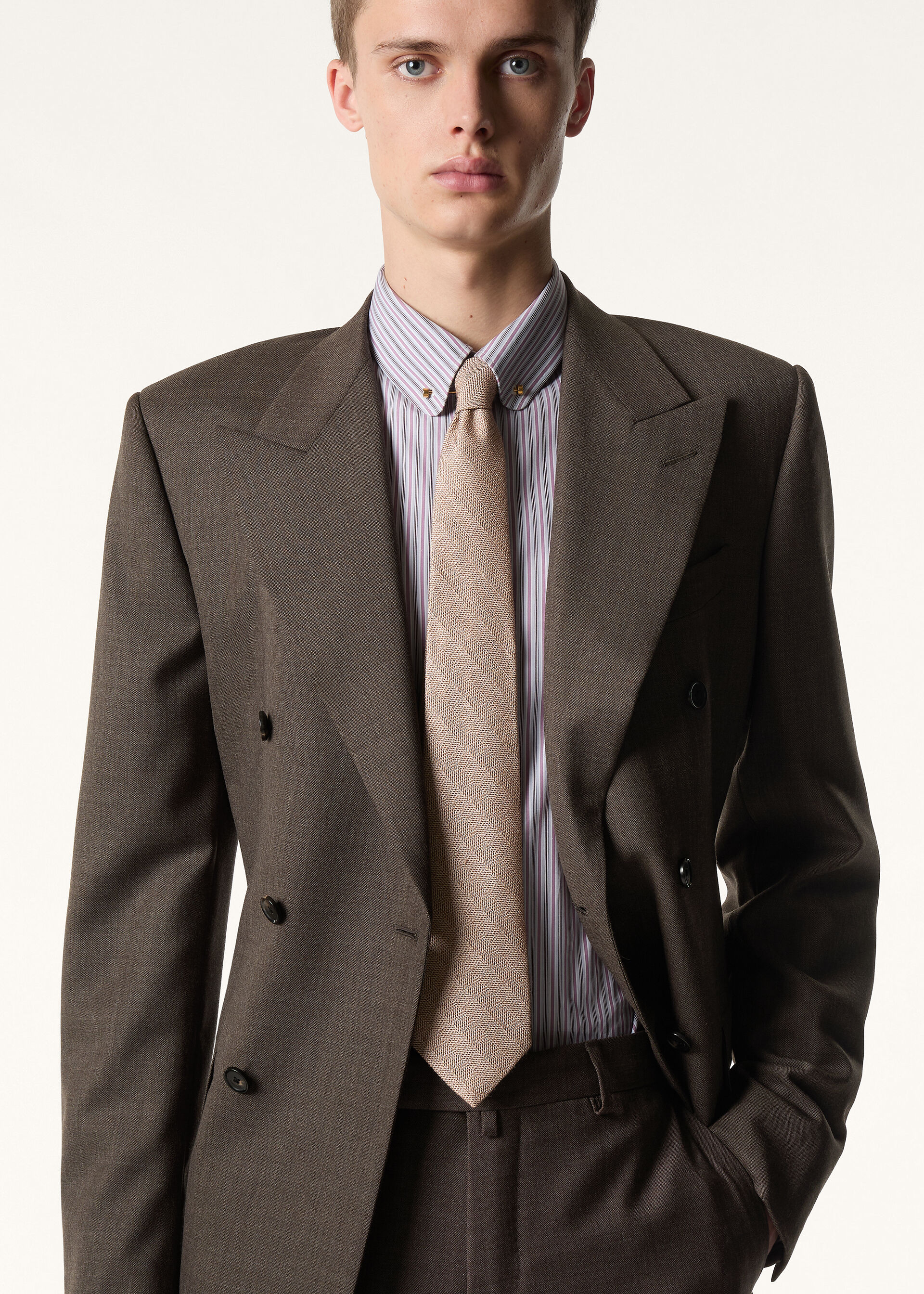 YALE TIE 8 DIAGONAL CHEVRON SILK CASH