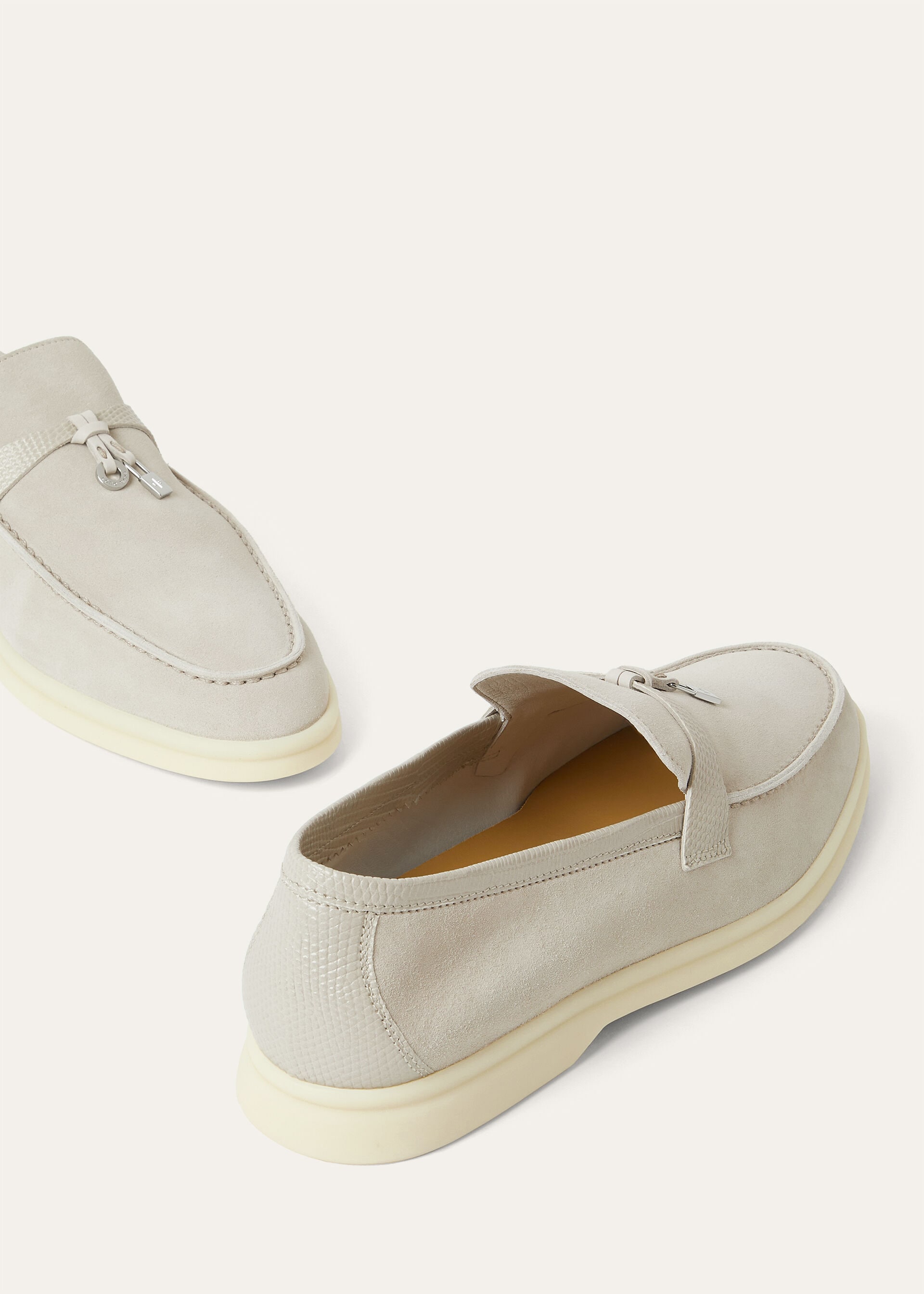 SUMMER CHARMS WALK SILKY SUEDE & LIZARD