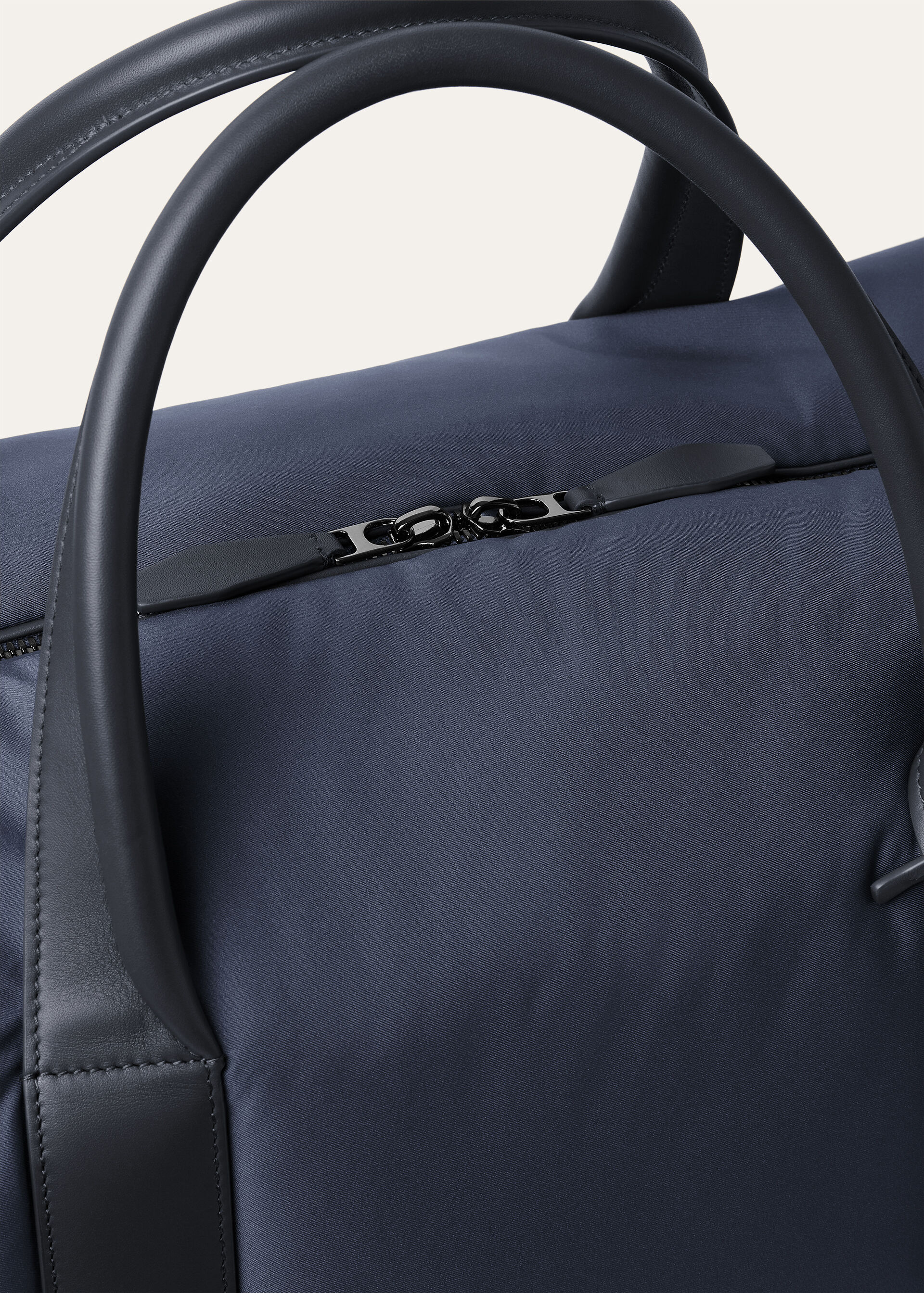WIND DUFFLE MEDIUM WIND/ROUNDED LEATHER