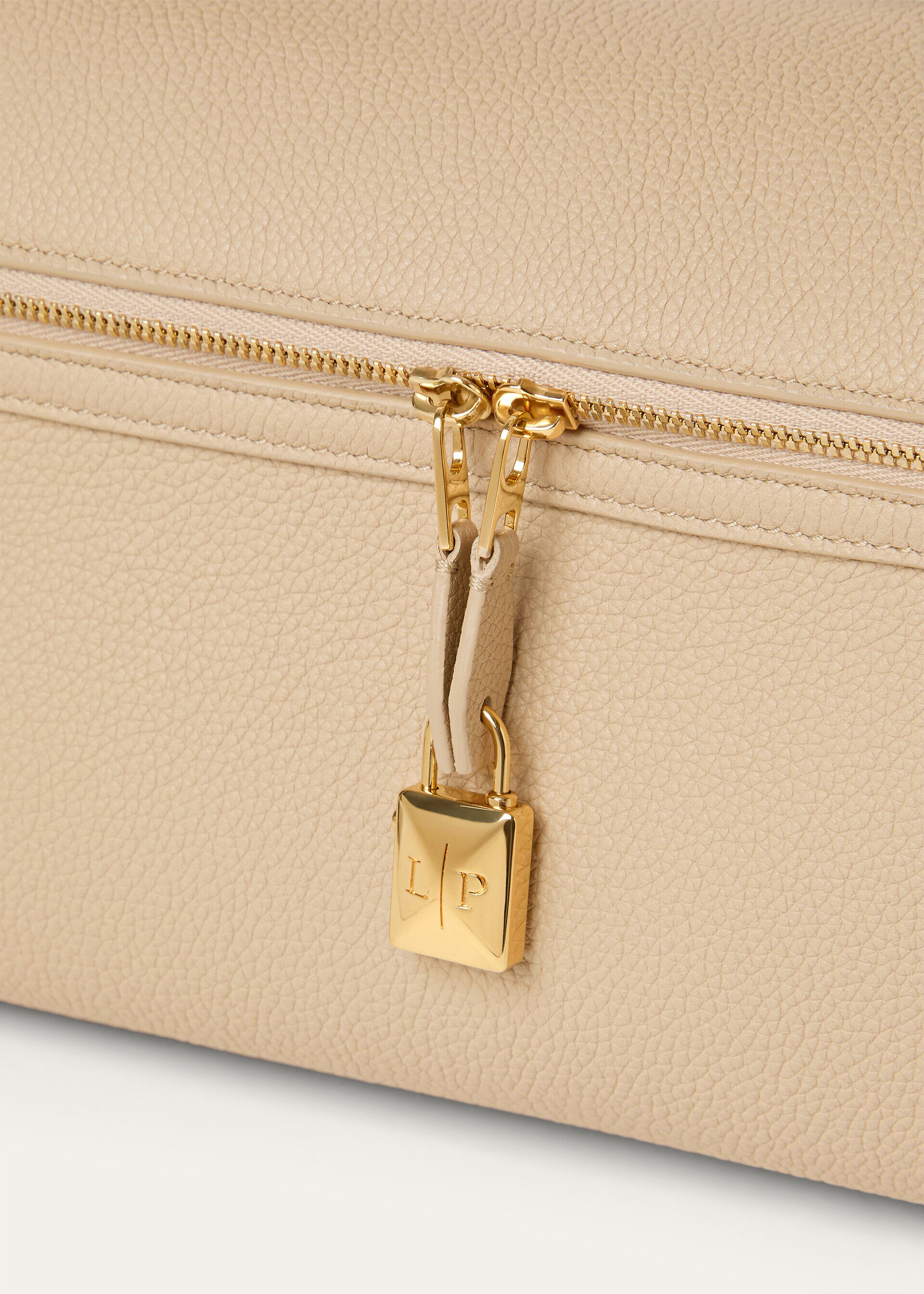 EXTRA SOFTY BAG L33 FINE GRAINED LEATHER