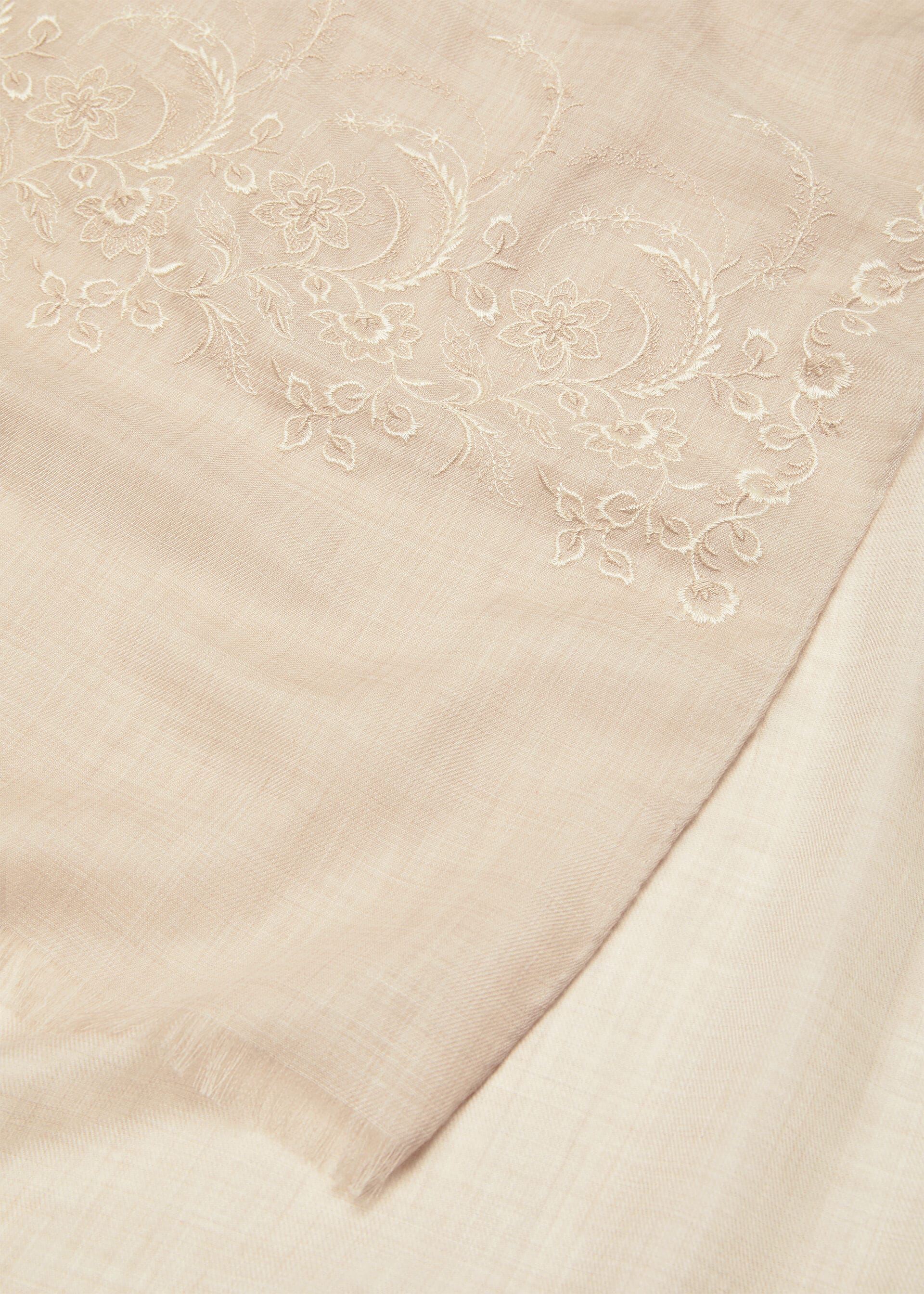 LAYL EMBROIDERED STOLE CASH