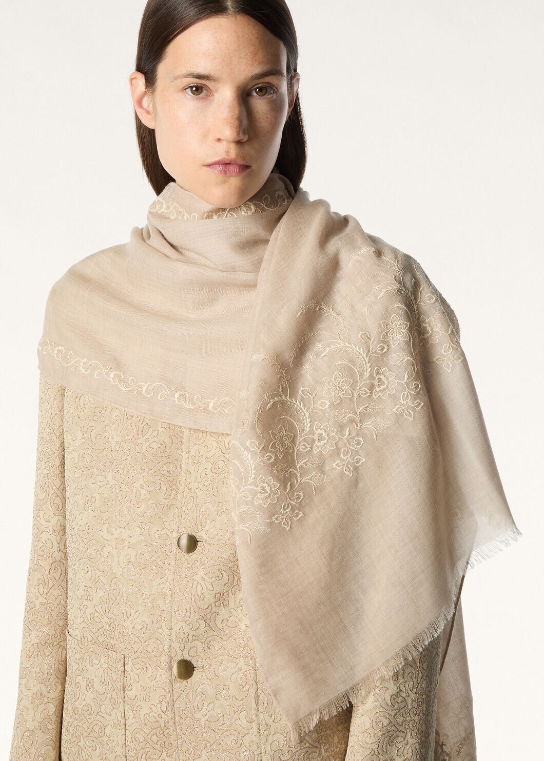 LAYL EMBROIDERED STOLE CASH