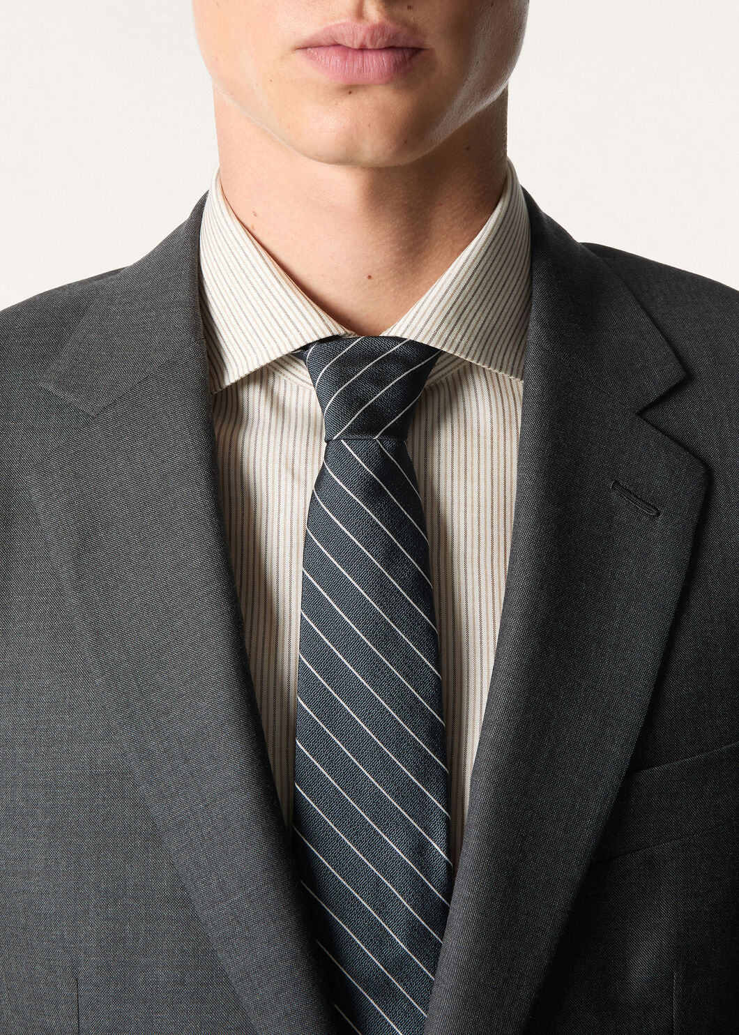 YALE TIE 8 ROYAL STRIPE SILK