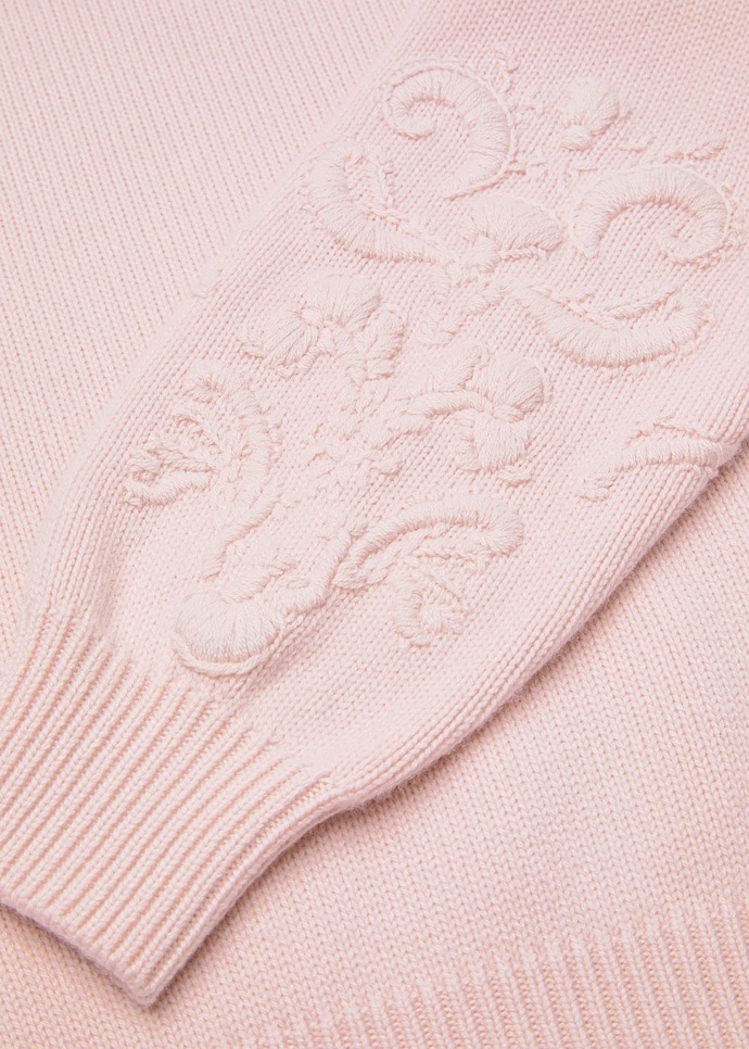 CLASSIC BABY CASH EMBROIDERED CREWNECK SWEATER BC RELIEF_FAQ9467_30G3_7