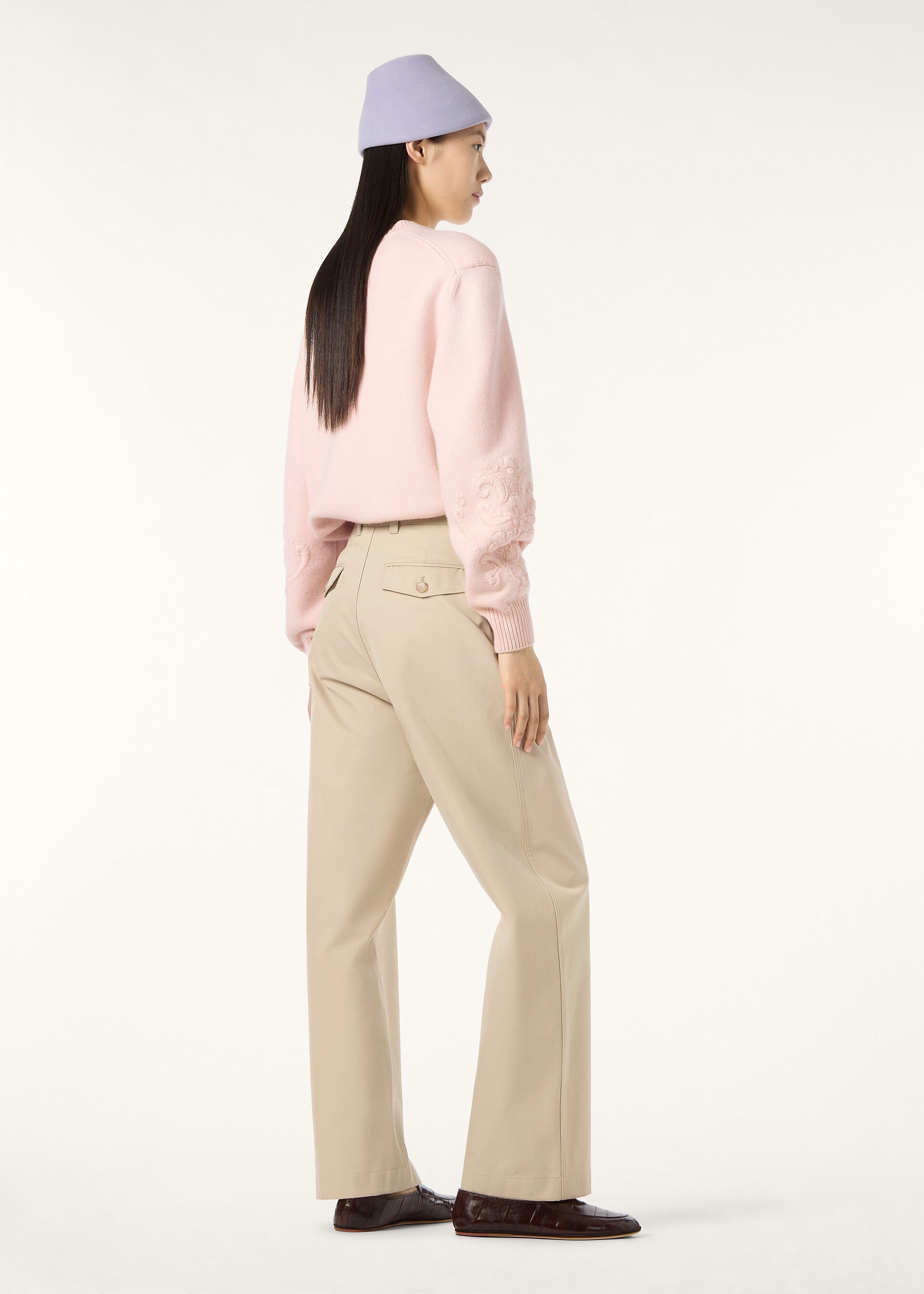 CLASSIC BABY CASH EMBROIDERED CREWNECK SWEATER BC RELIEF